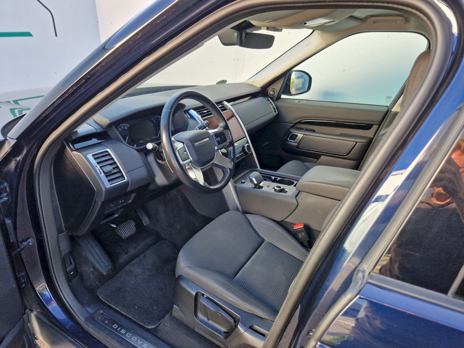 Land Rover Discovery, 5.gen 3.0TD6 D250 183kW 4WD - fotka 6