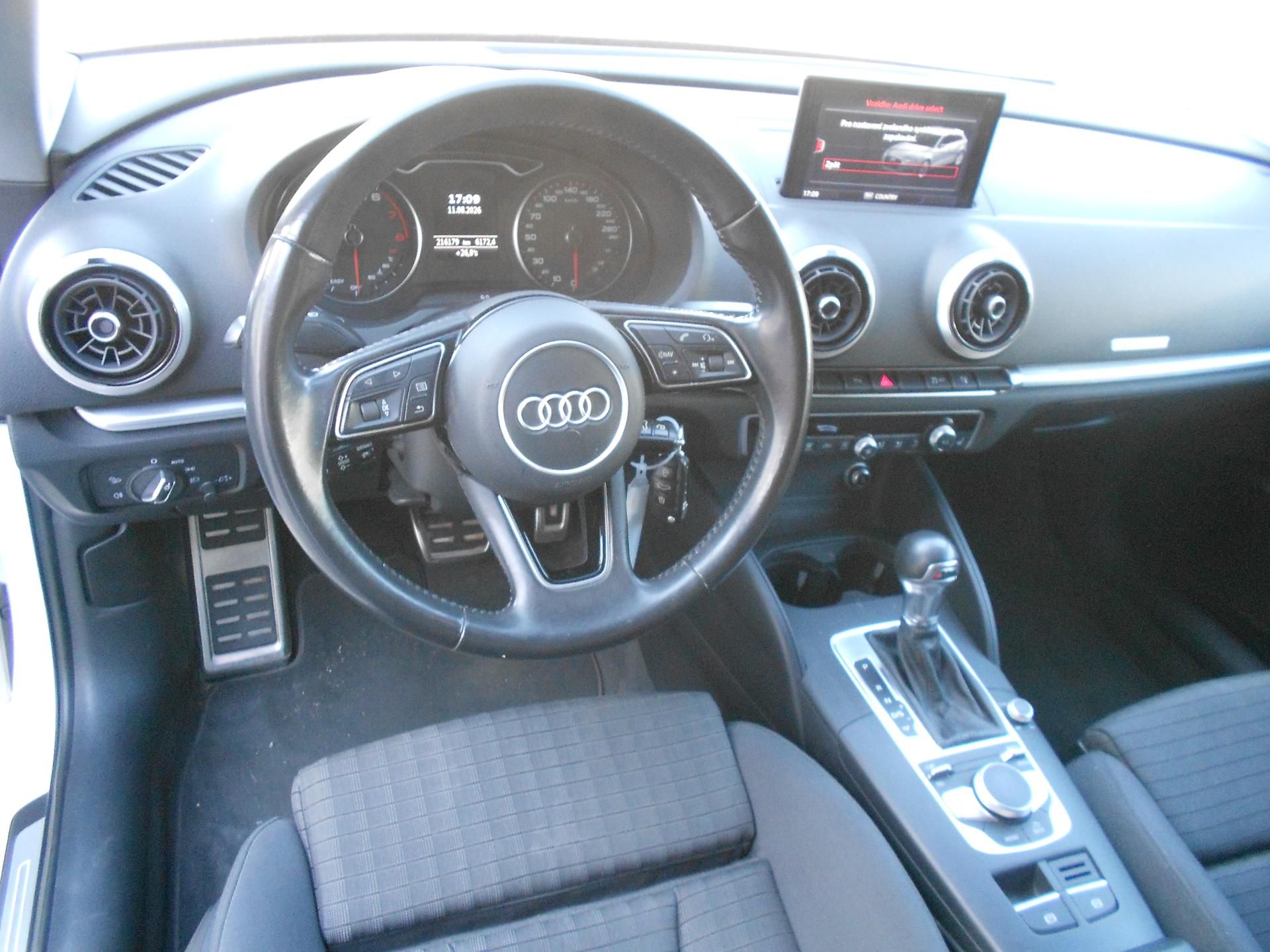 Audi A3, 1,4 TFSi ČR 1.maj S-line - fotka 6