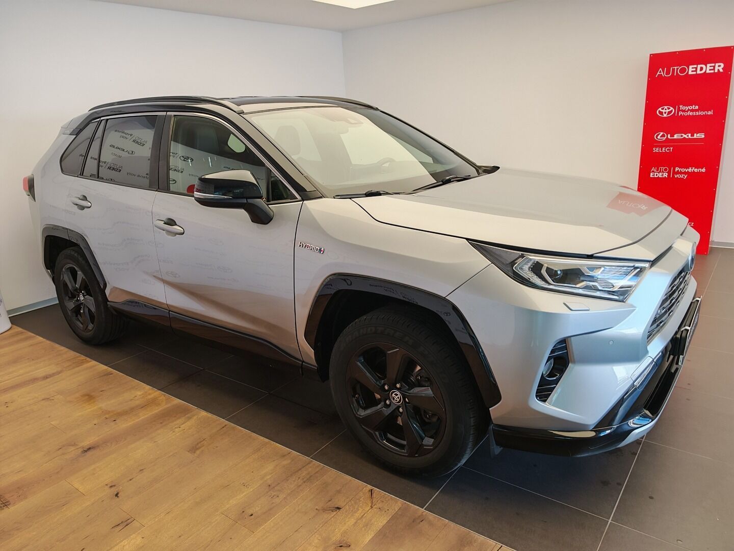Toyota Rav4, 2.5 Hybrid Selection 4WD - fotka 3