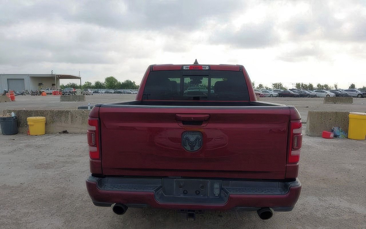 RAM 1500, Auto na cestě - fotka 6