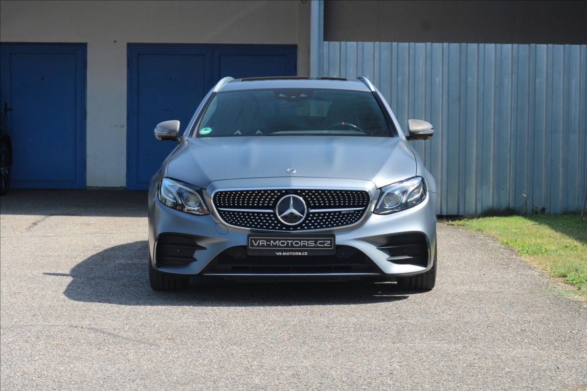 Mercedes-Benz Třídy E, 3,0   E53 AMG 4Matic+ - fotka 2