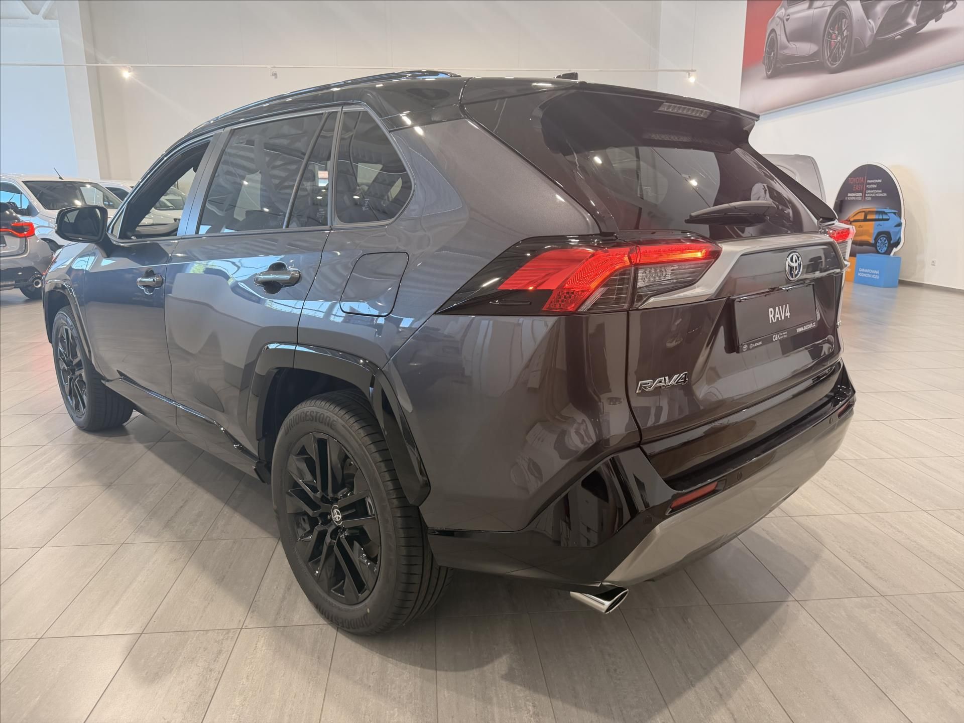 Toyota Rav4, 2,5 Selection  2.5 Hybrid 218k - fotka 3
