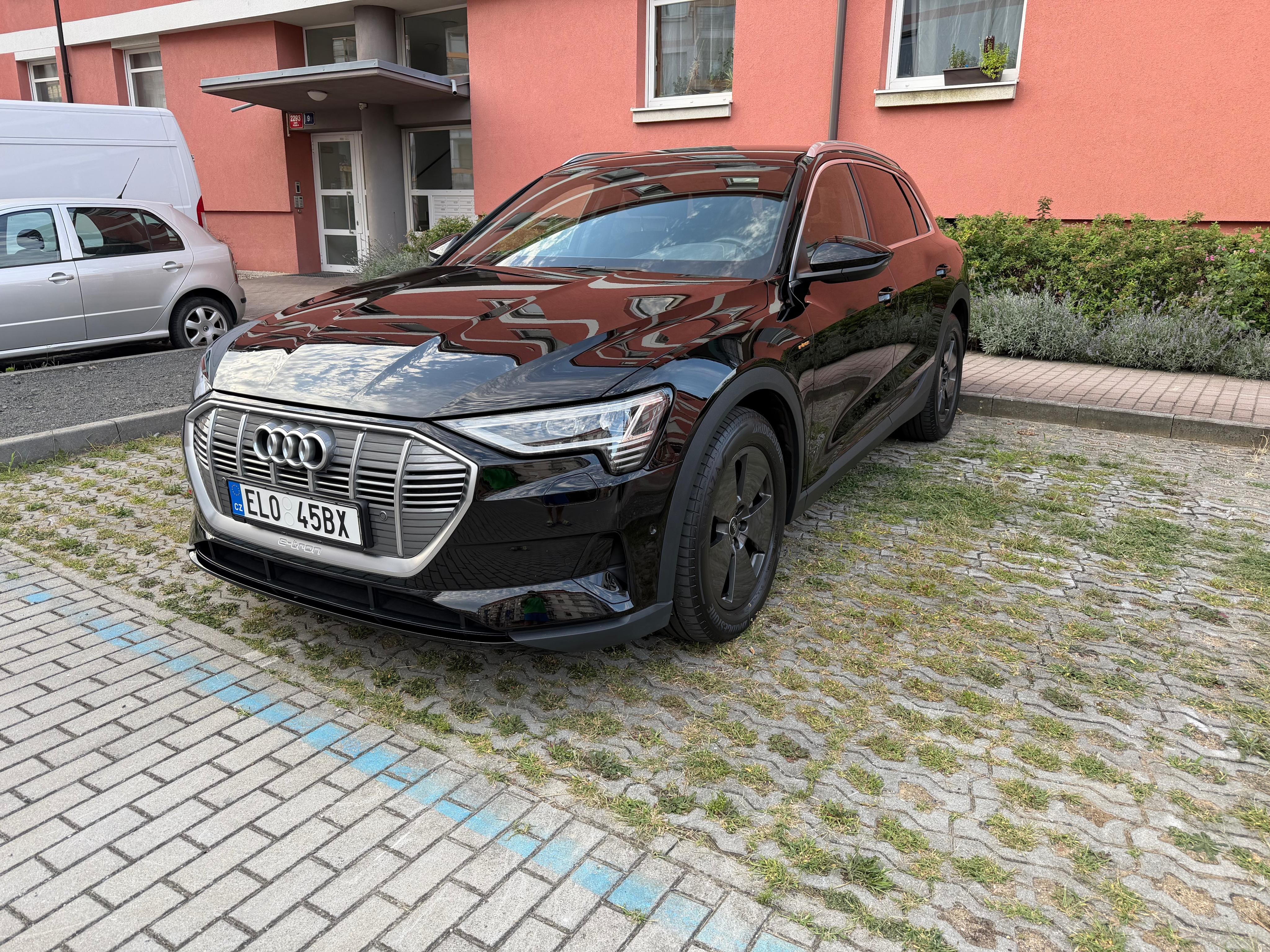 Audi e-tron, 50 quattro najeto 59.tis km - fotka 2