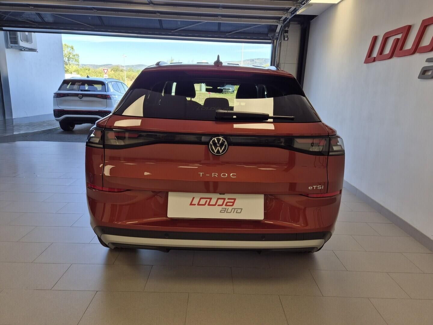 Volkswagen T-Roc, People 1,5 eTSI 85 kW 7DSG   k - fotka 4