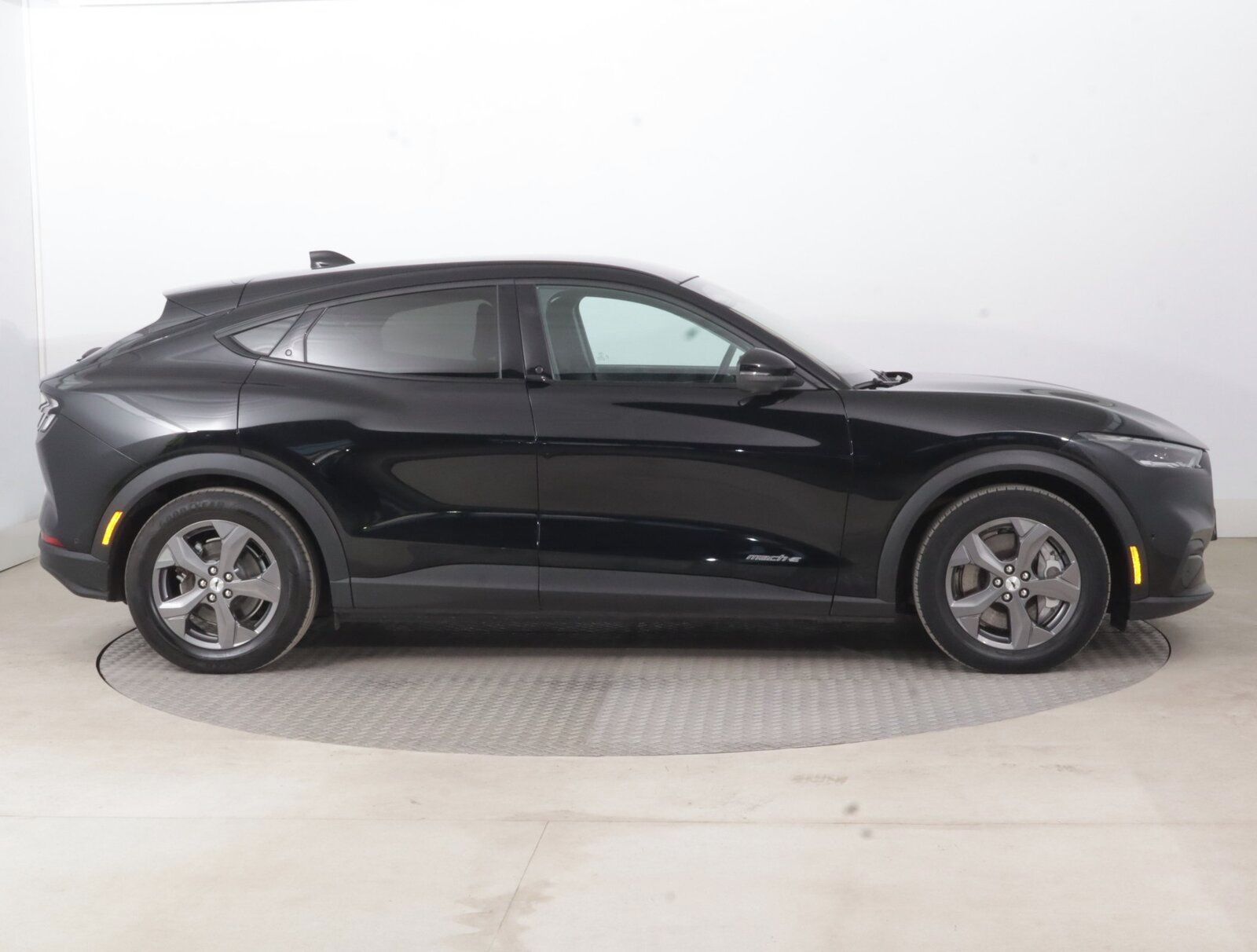 Ford Mustang Mach-E, Standard Range RWD, Automat - fotka 6