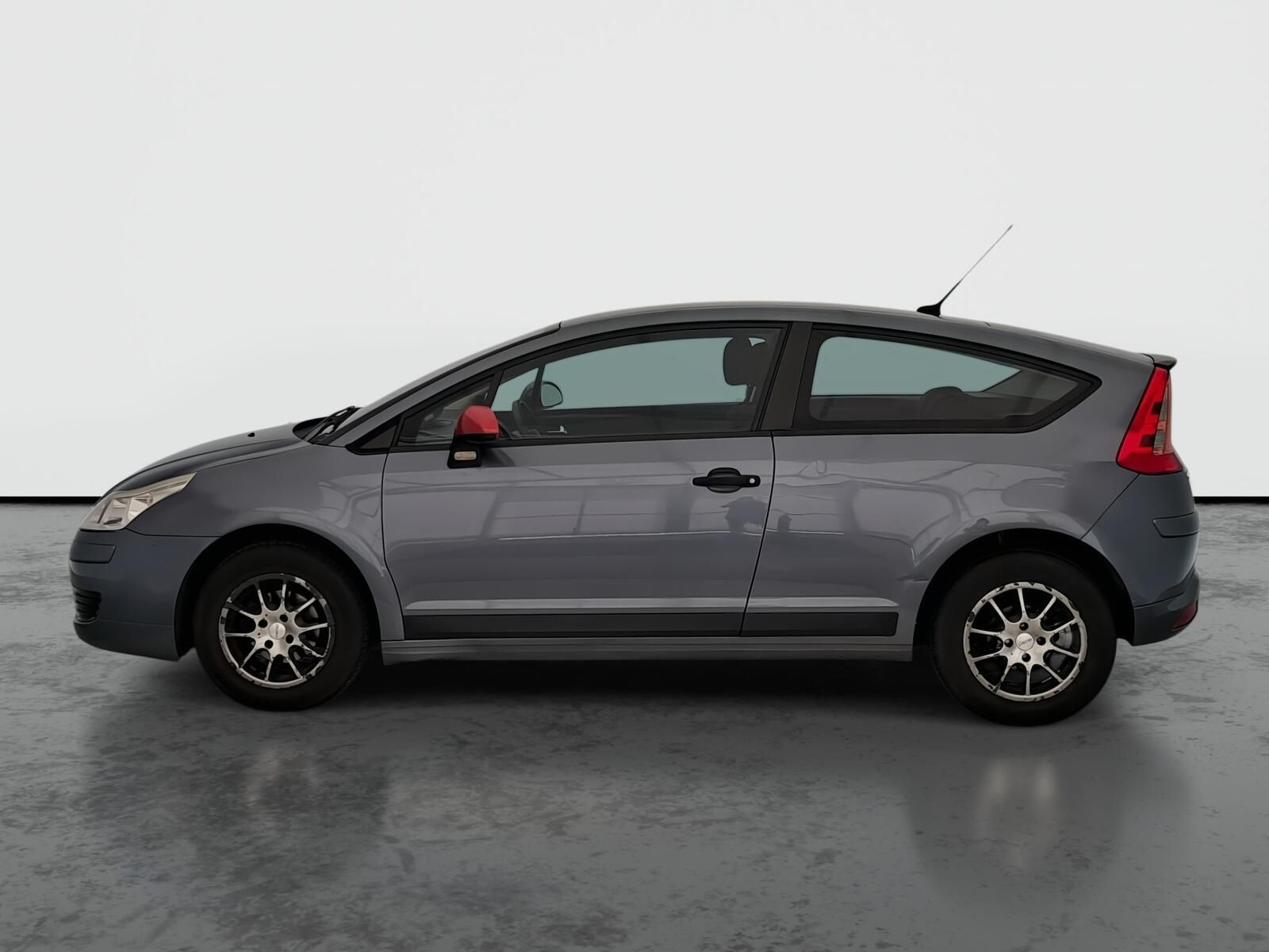 Citroën C4, 1.4 16V, po STK, rezervace - fotka 3