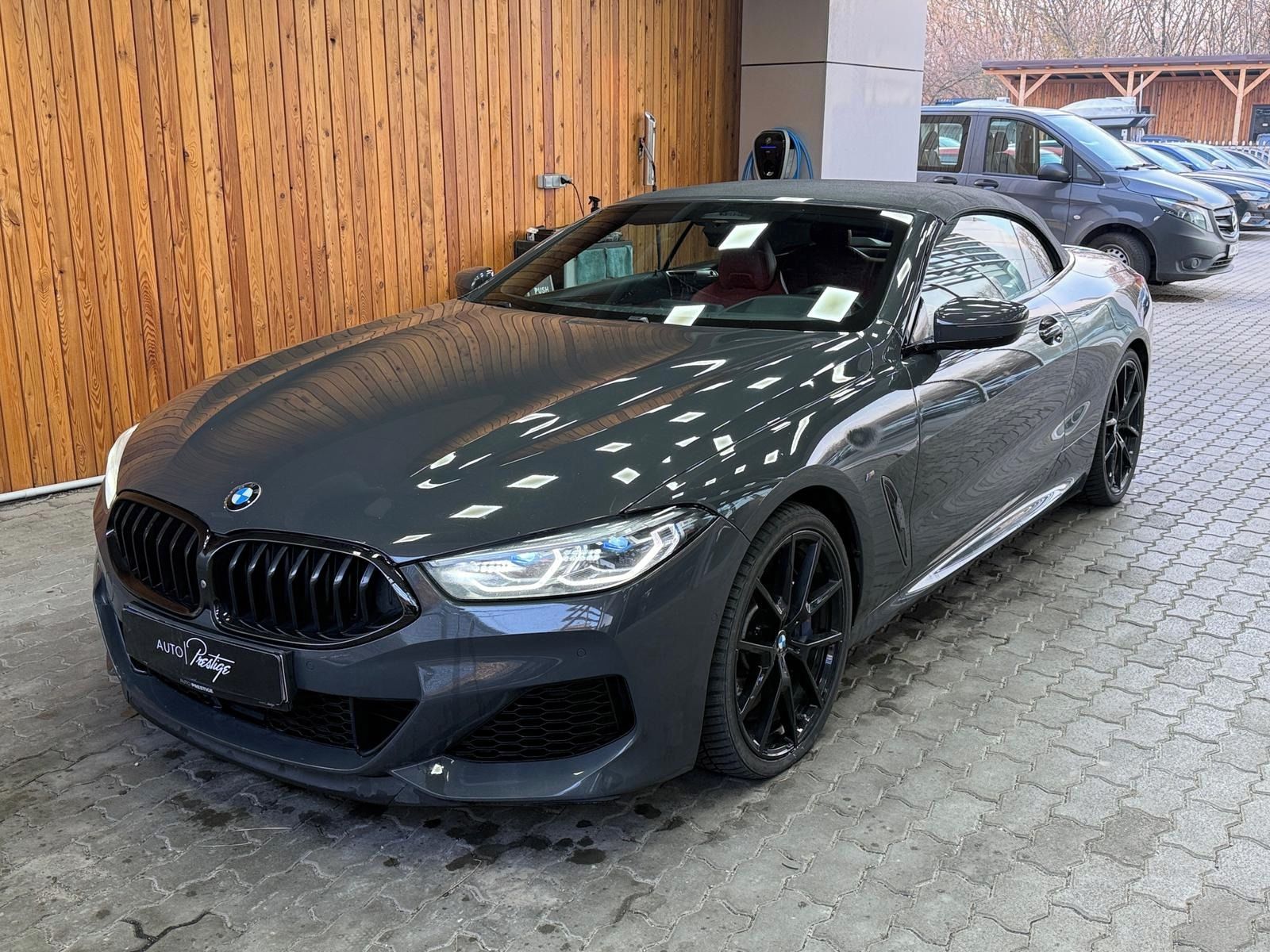 BMW Řada 8, 50i Cabrio 1.Majitel Laser