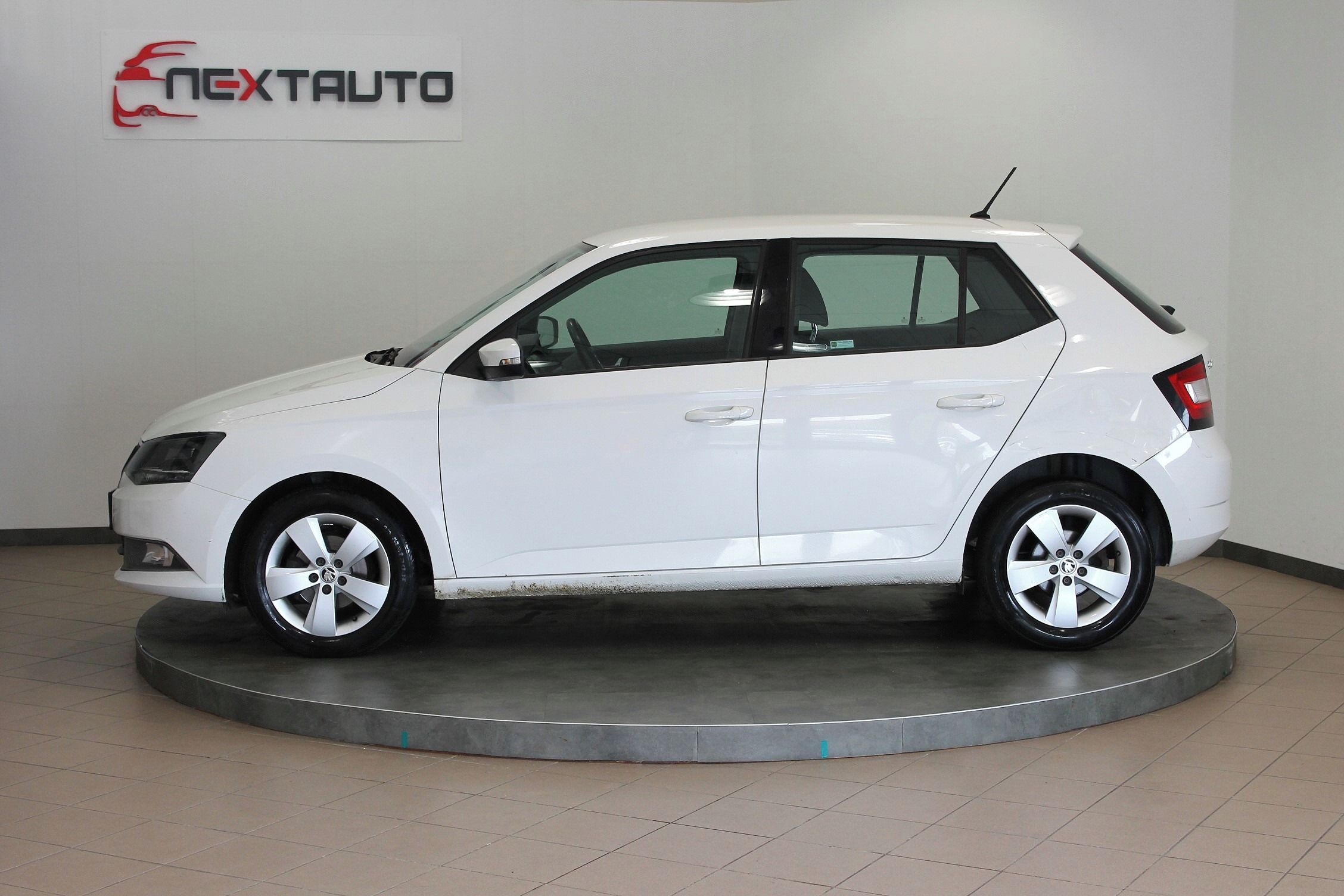 Škoda Fabia, 1.0 TSI 70kW STYLE, 1. MAJ. ČR - fotka 2