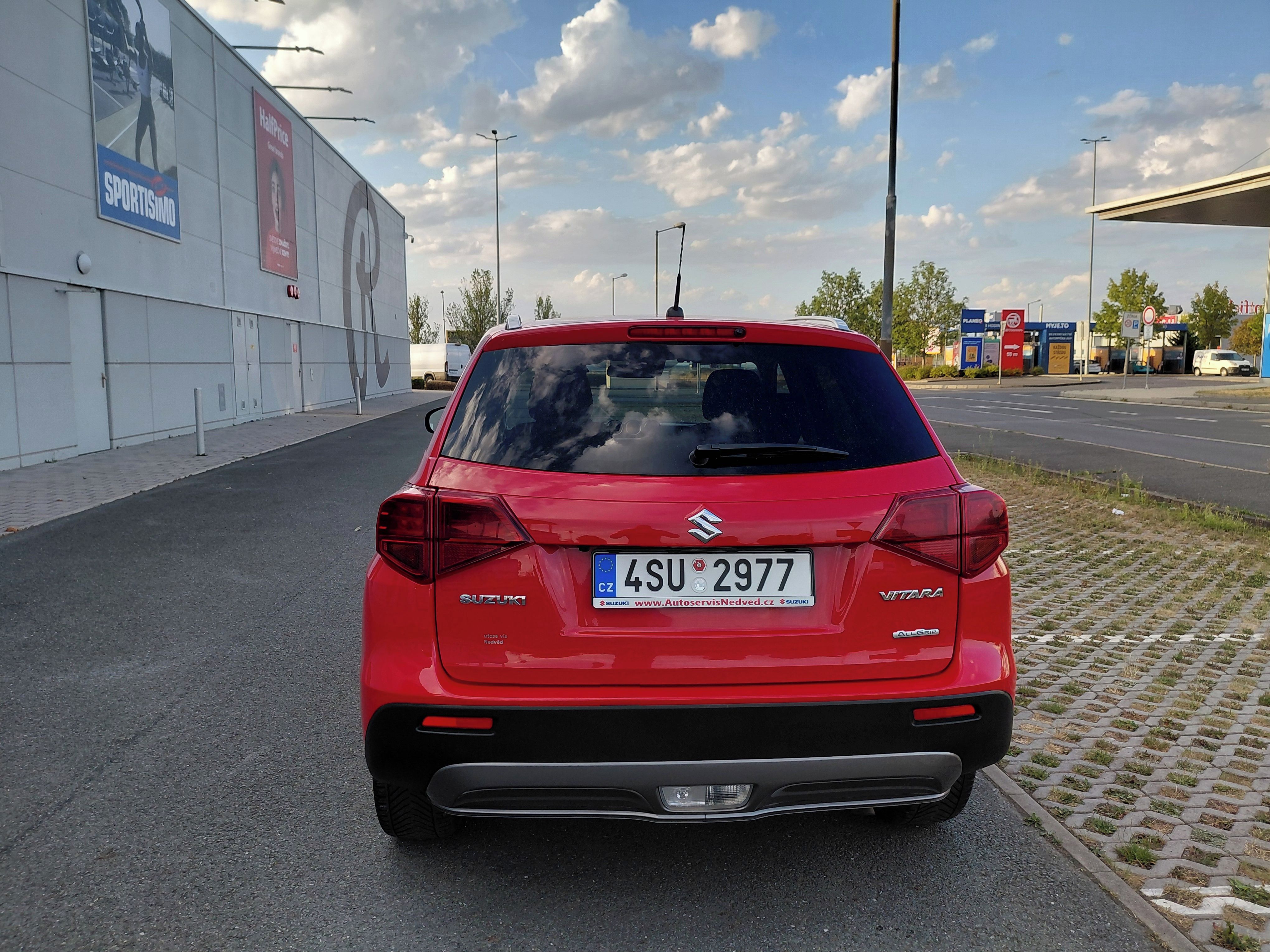 Suzuki Vitara, 1.4 103KW 4x4 1MAJ,VELMI PĚKNÁ - fotka 6