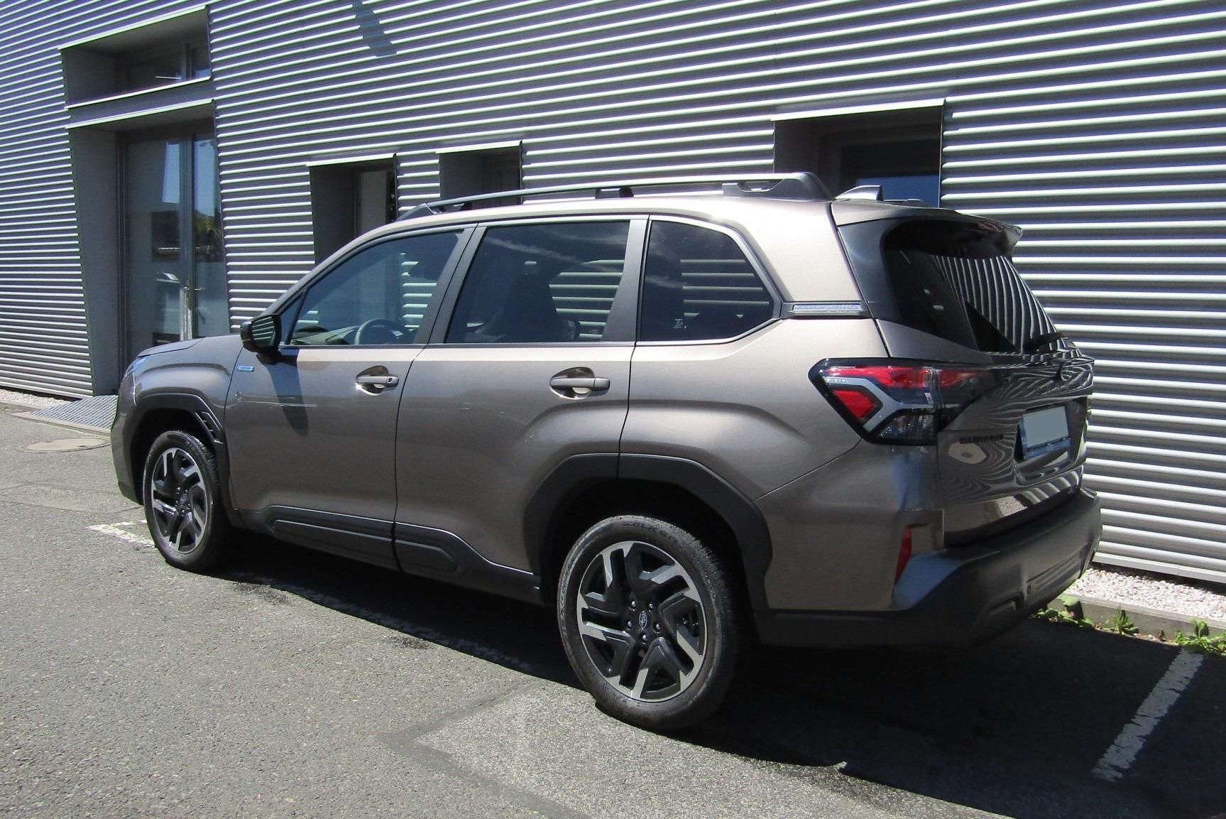 Subaru Forester, FORESTER 2,0i COM NAV po 1.maj - fotka 3