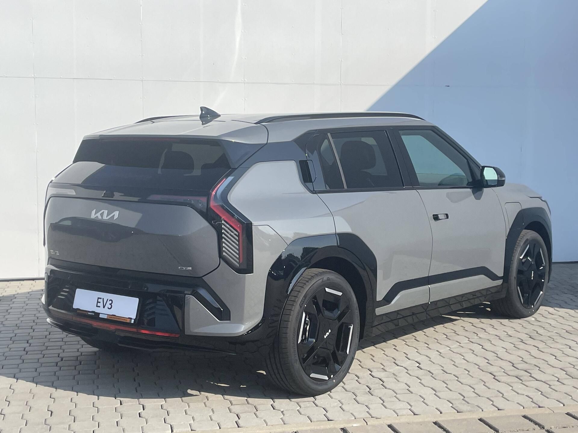 Kia EV3, GT-LINE  81,4 KWH - fotka 2