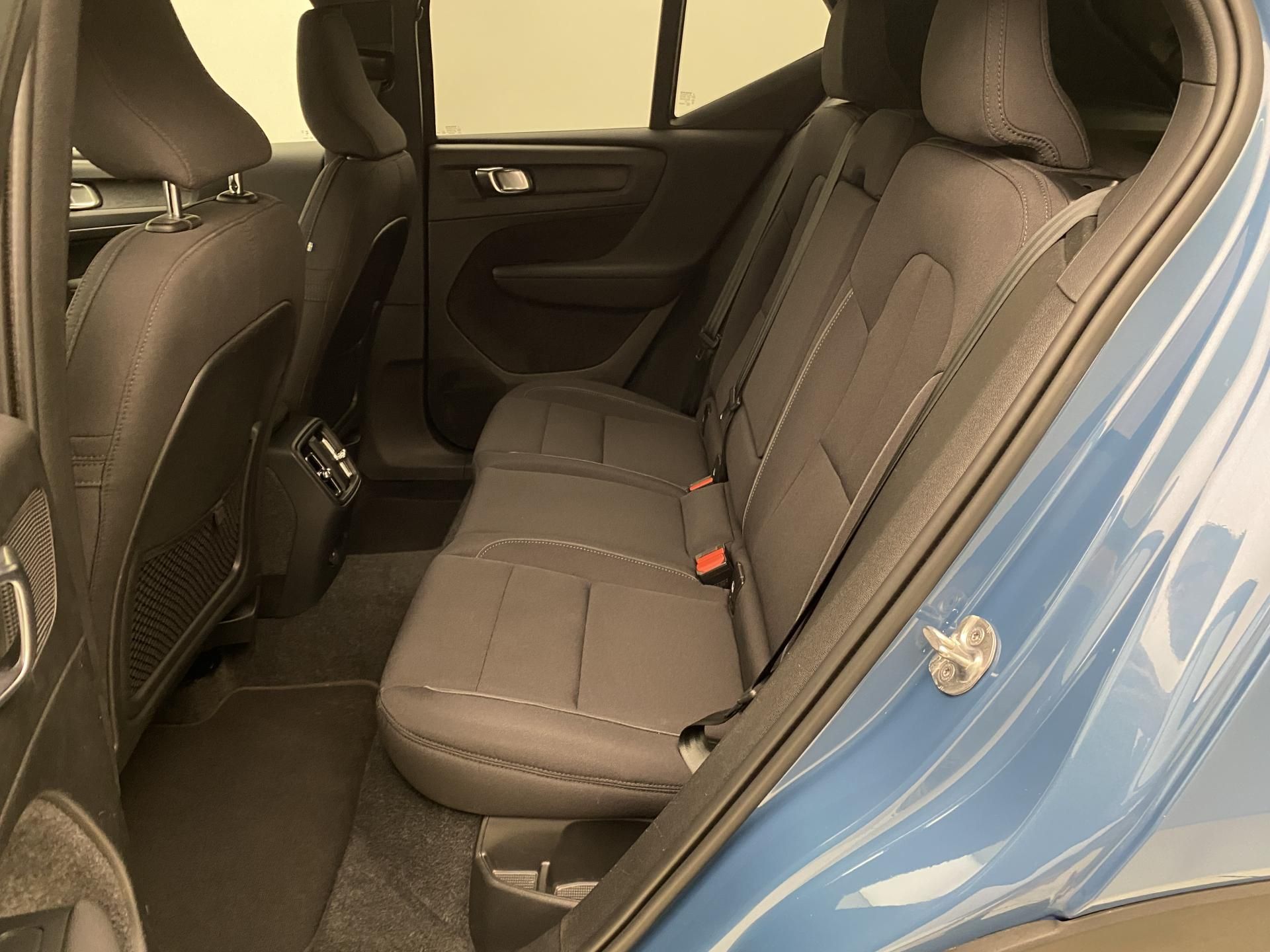 Volvo XC40, PURE ELECTRIC RECHARGE PLUS - fotka 5