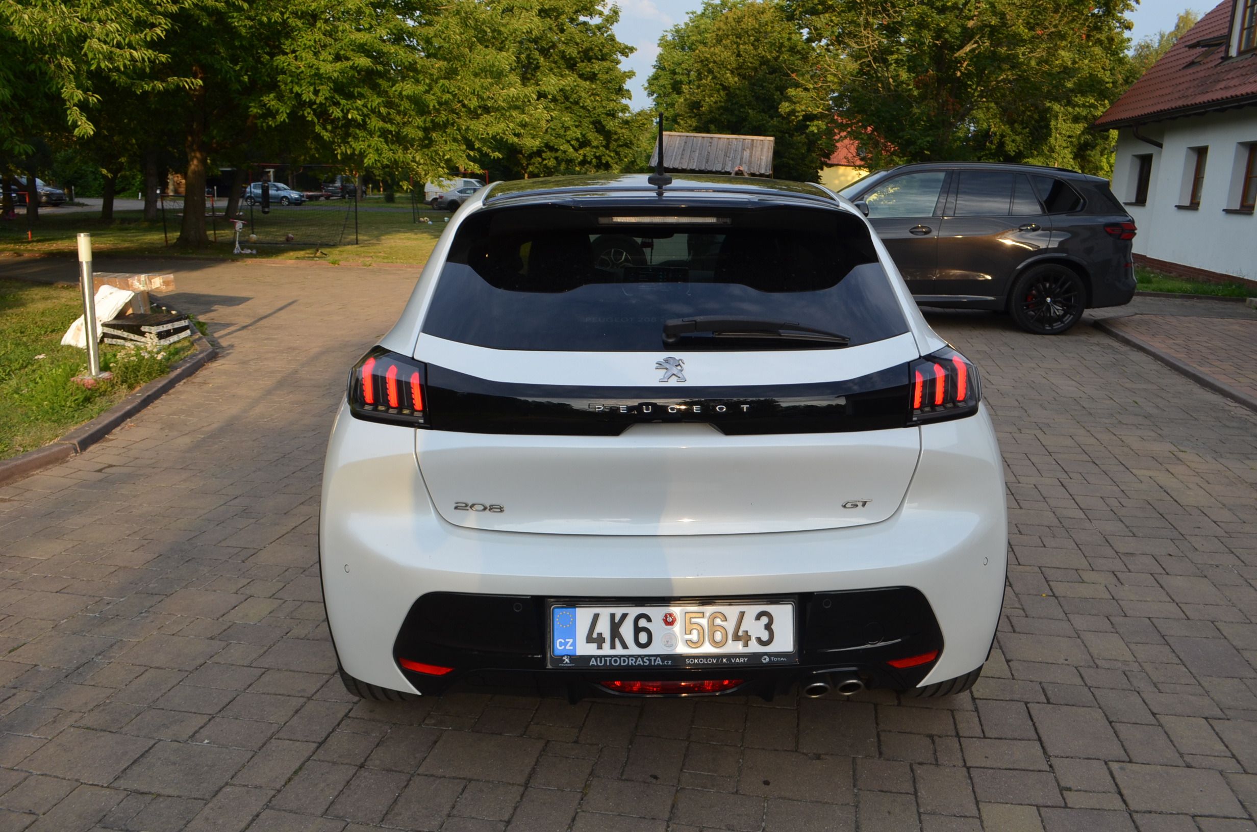 Peugeot 208, GT*PURE TECH*130PS*EAT8*ČR*1.M - fotka 6