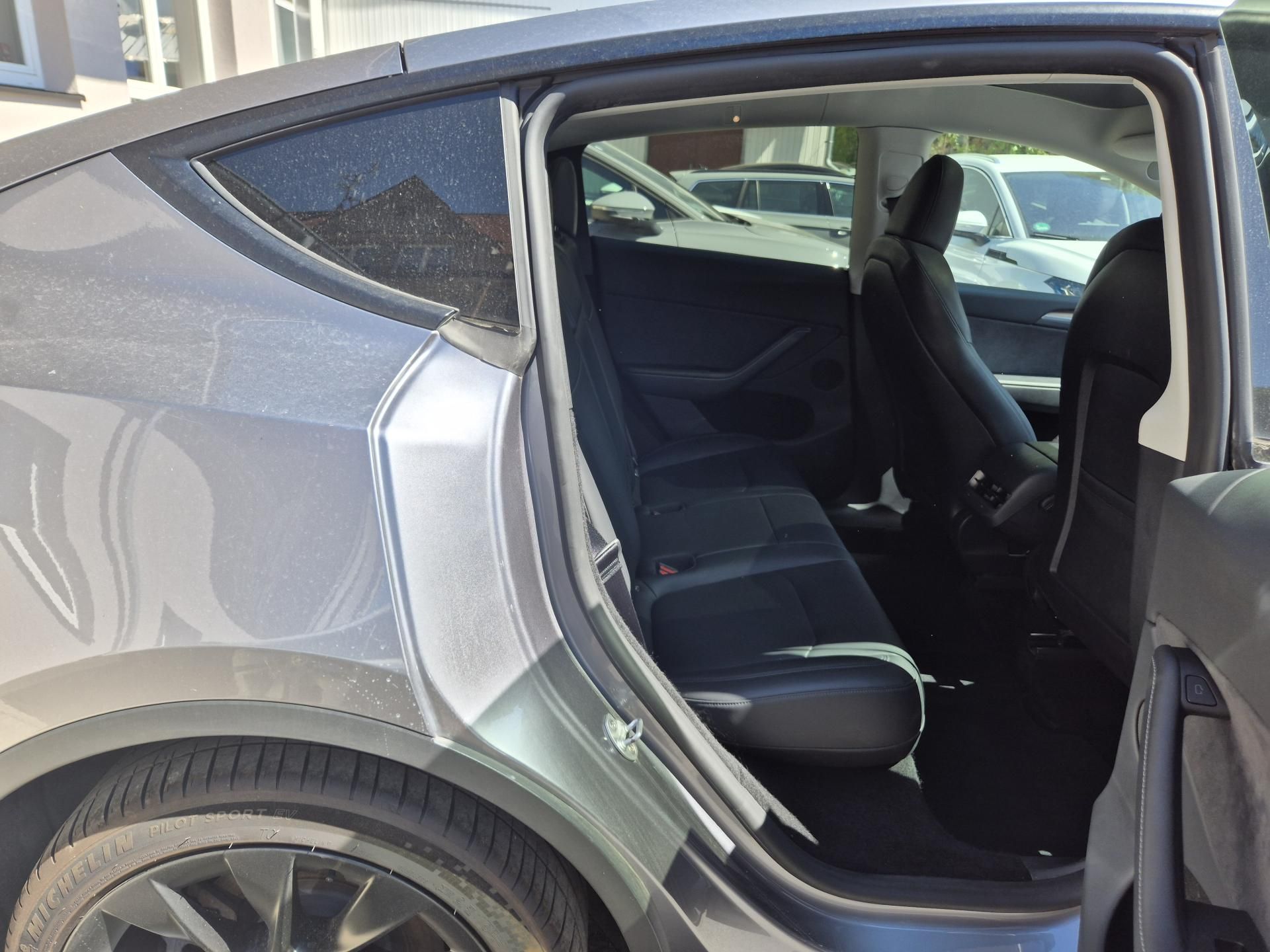 Tesla Model Y, LONG RANGE DUAL MOTOR TZ 94% - fotka 4