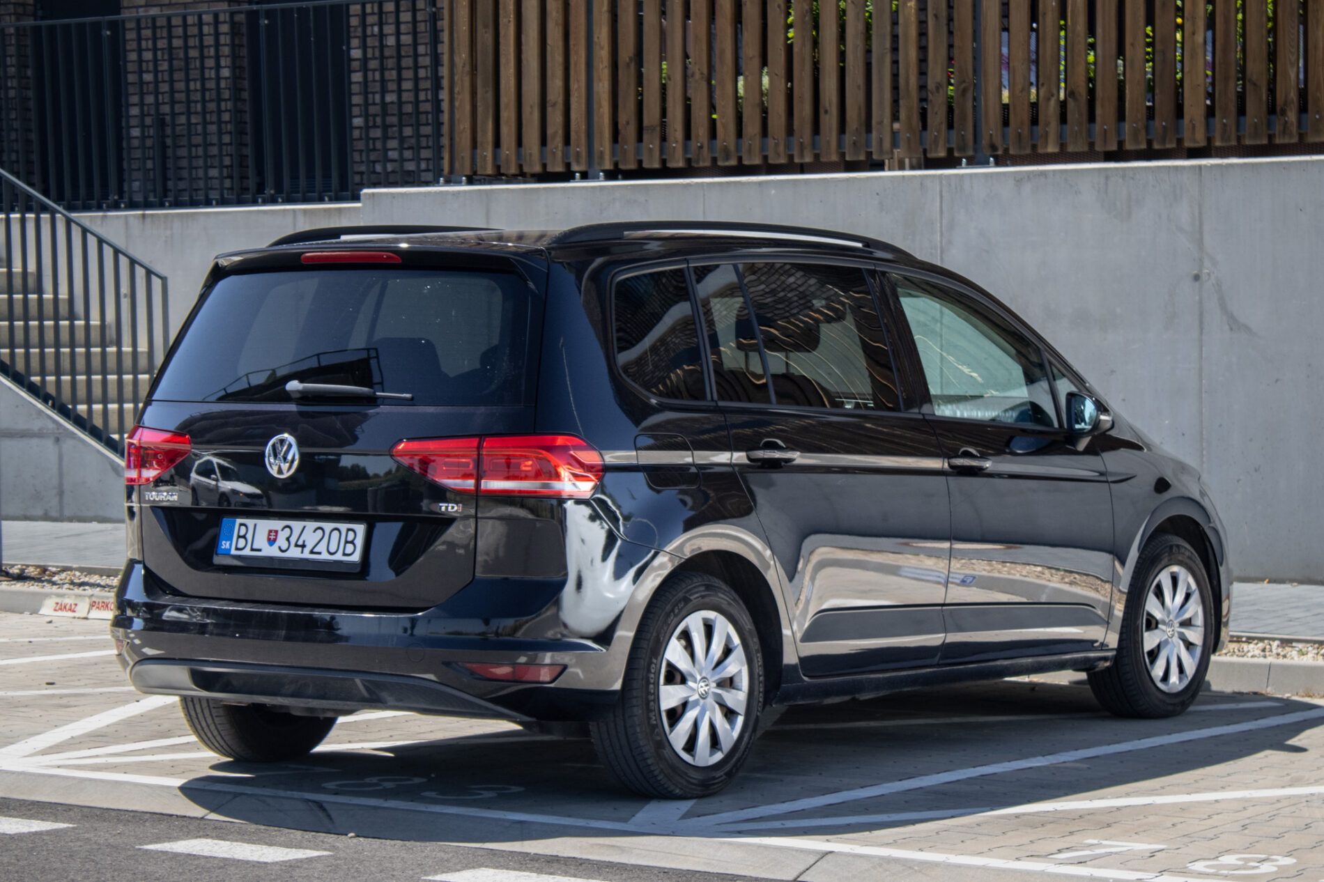 Volkswagen Touran - fotka 5