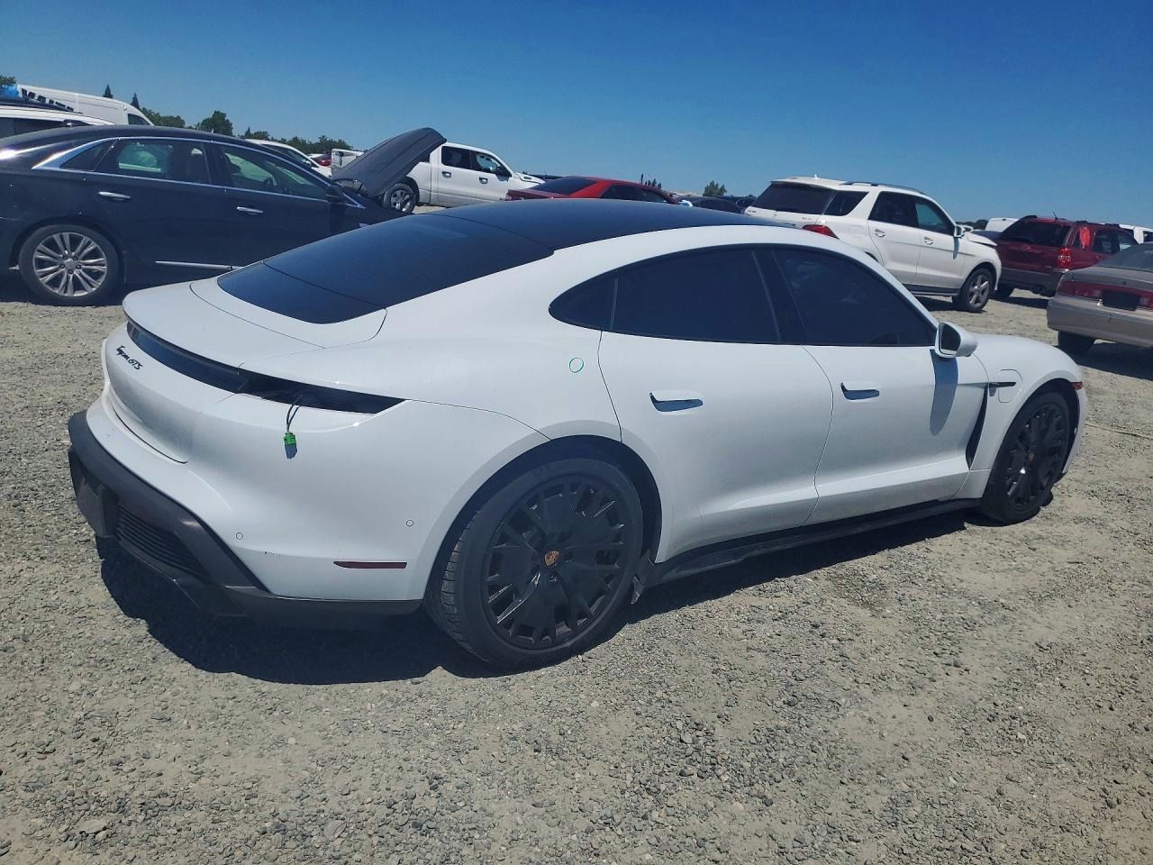 Porsche Taycan, GTS Auto na cestě - fotka 6