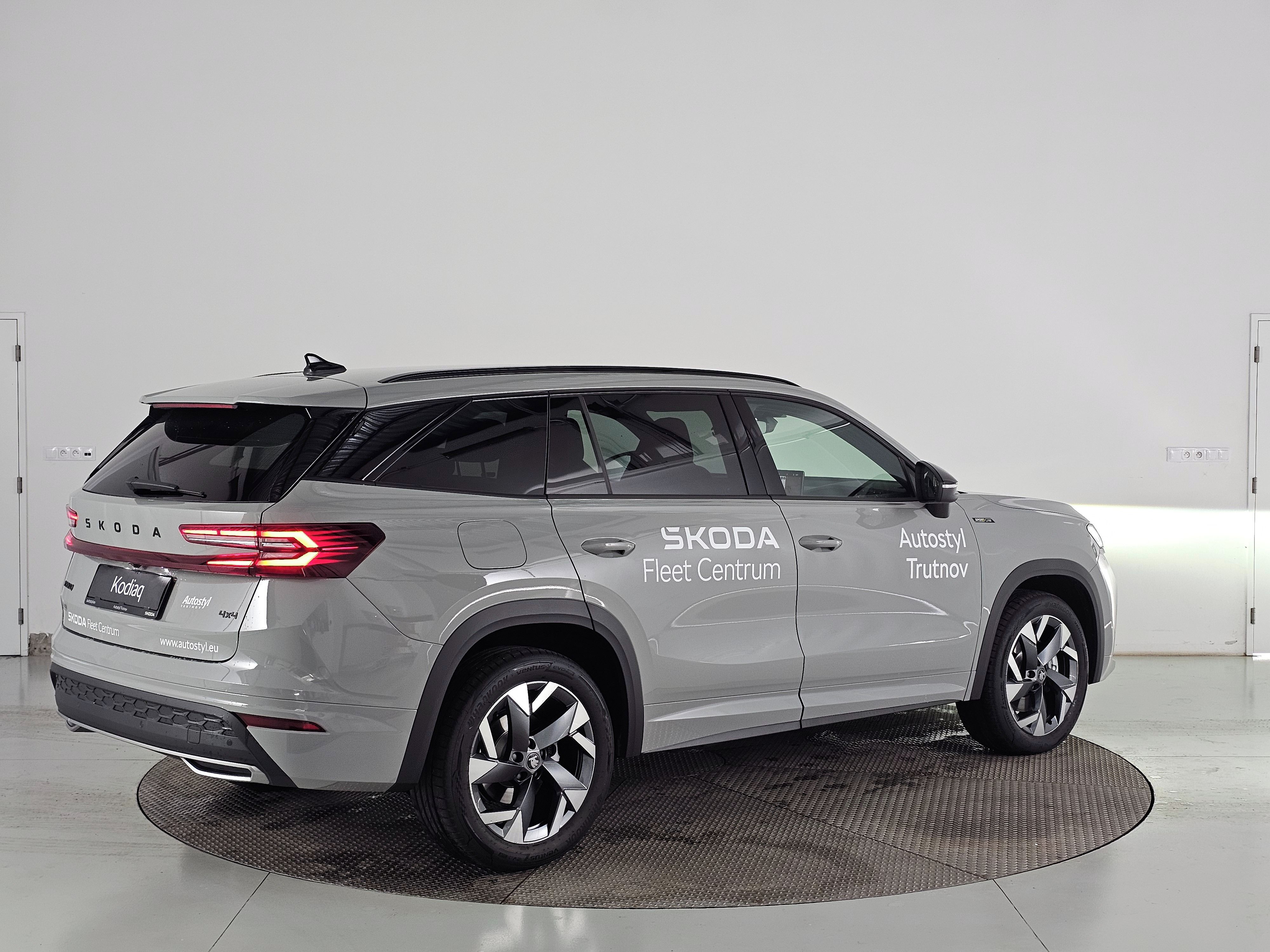 Škoda Kodiaq, Sportline 2.0TDI 142kW 4x4 - fotka 5