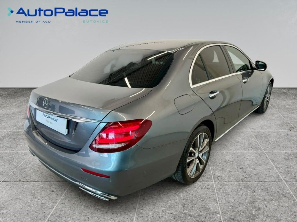 Mercedes-Benz Třídy E, 2,0 220D TOP STAV 143kW - fotka 4
