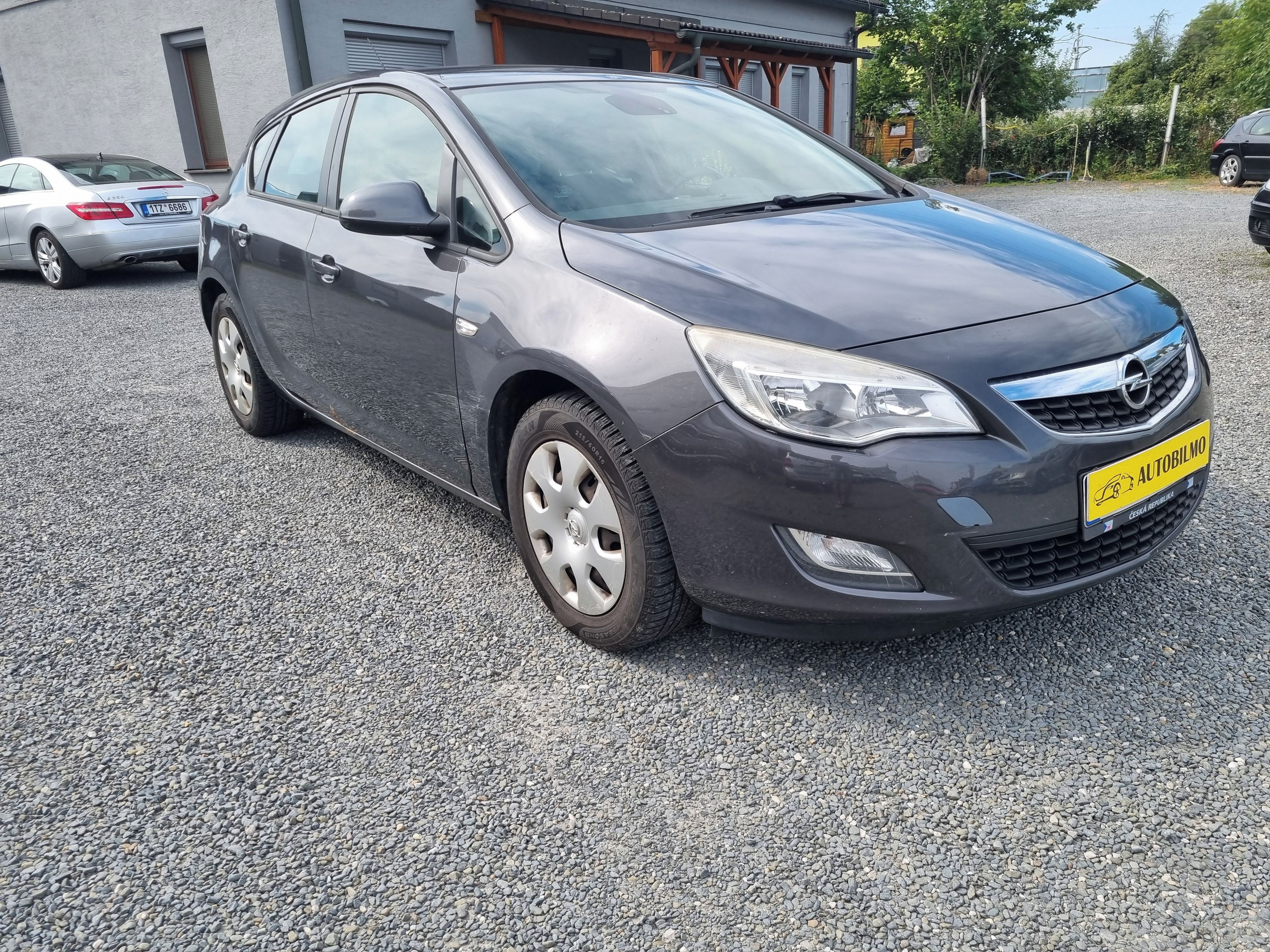 Opel Astra, 1.7 CDTi 81KW Klima - fotka 2