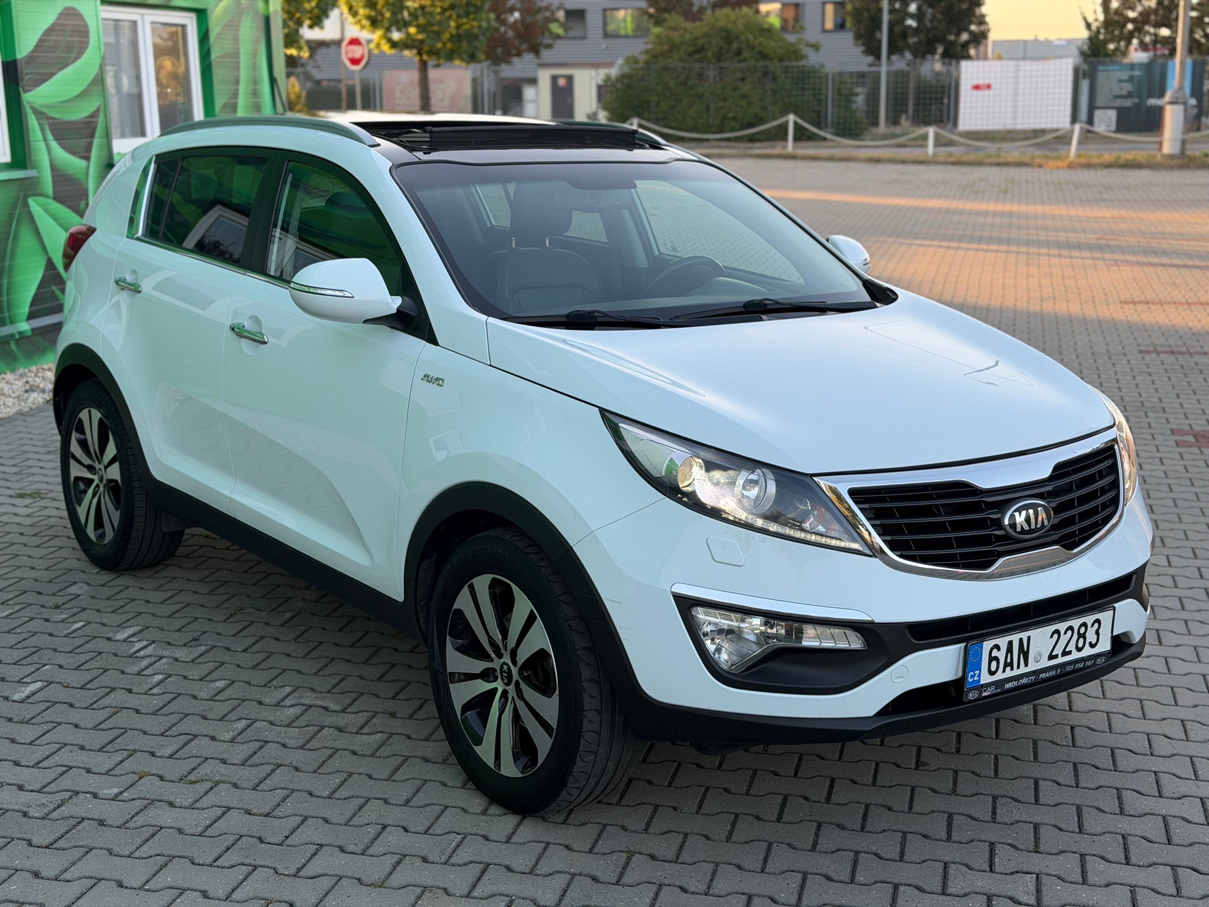 Kia Sportage, TOP STAV, 4x4 Automat Panorama - fotka 2