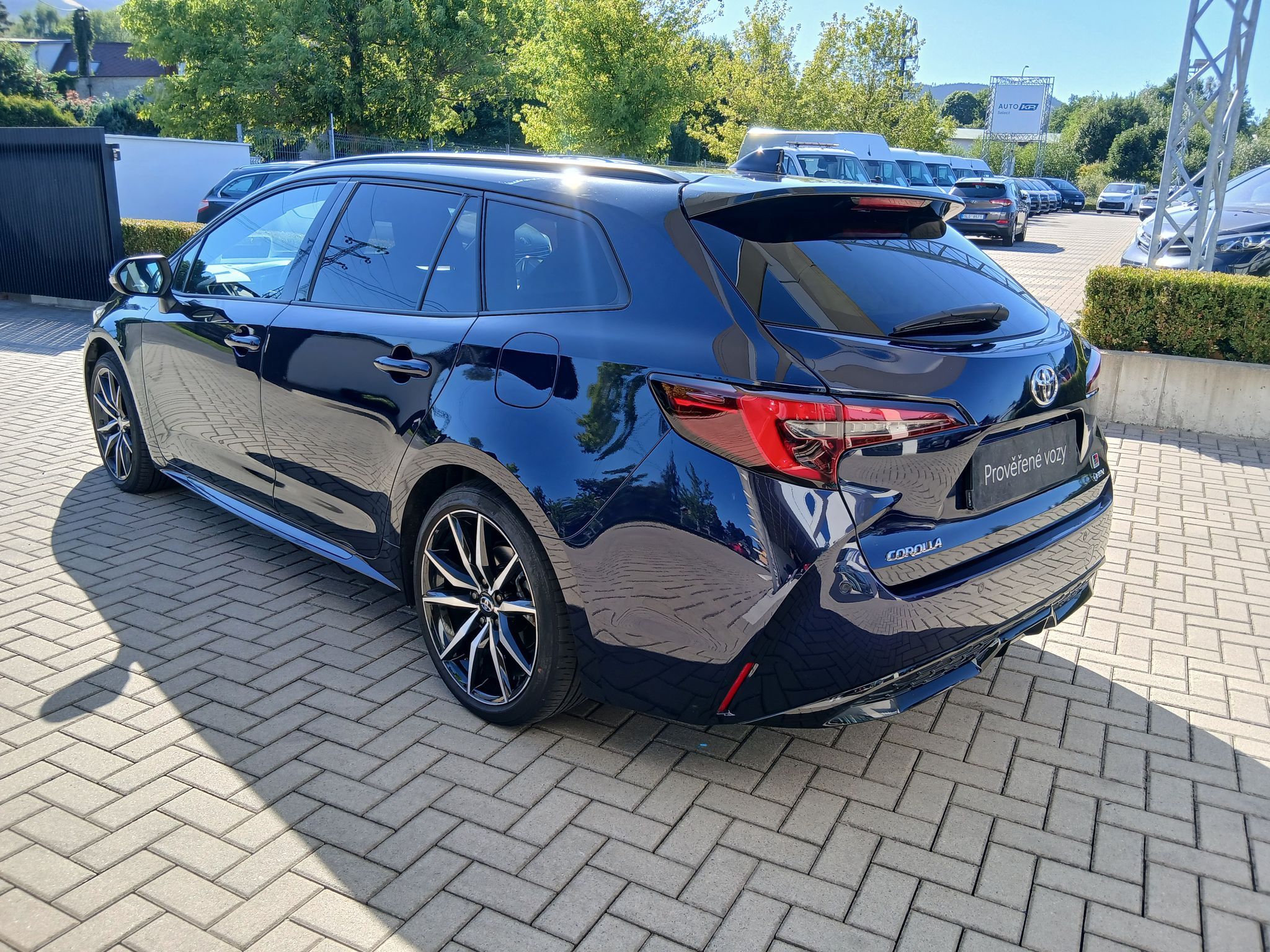 Toyota Corolla, 2.0 HEV GR Sport Dynamic JBL - fotka 4