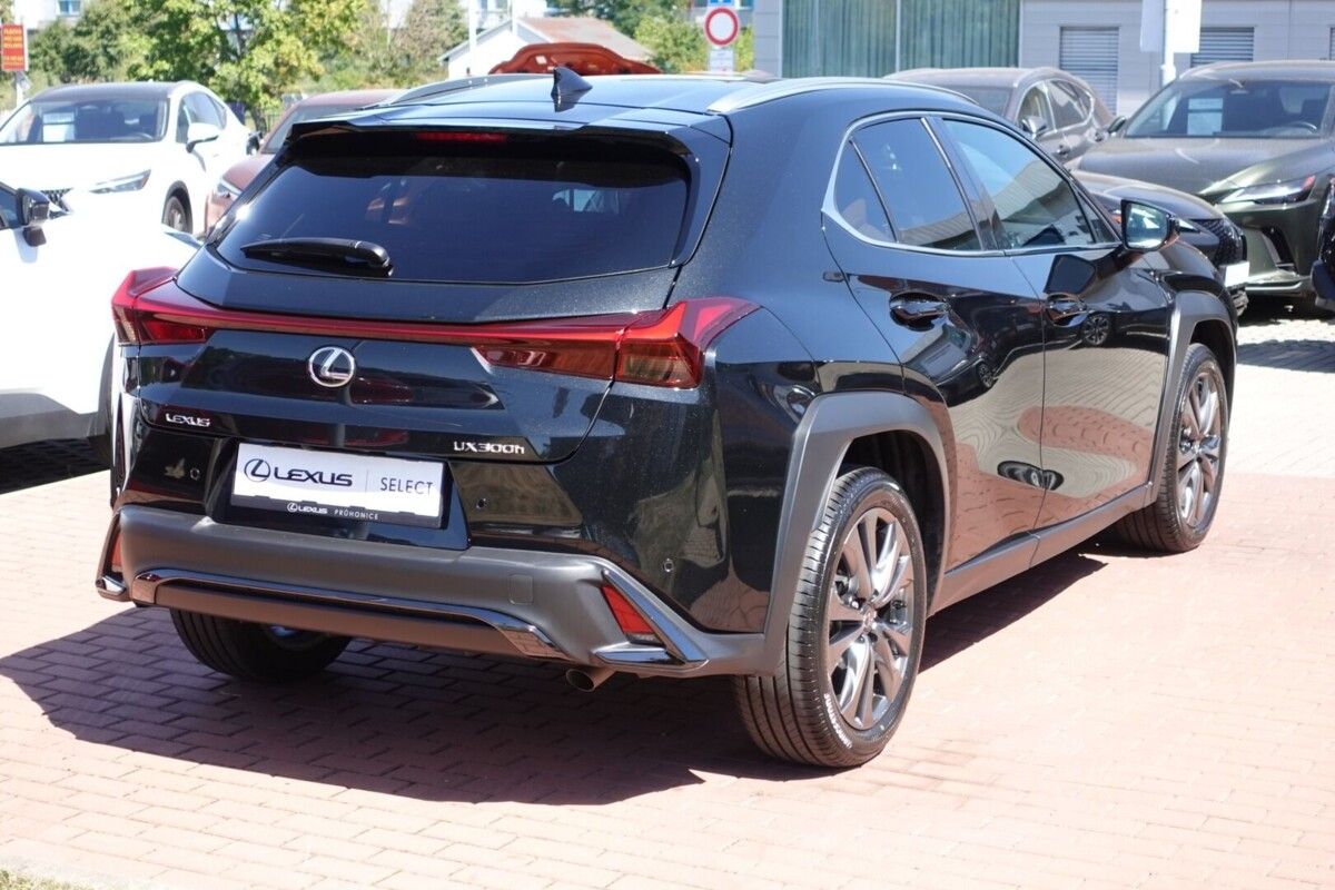 Lexus UX 300h, UX300h F SPORT Design - fotka 5
