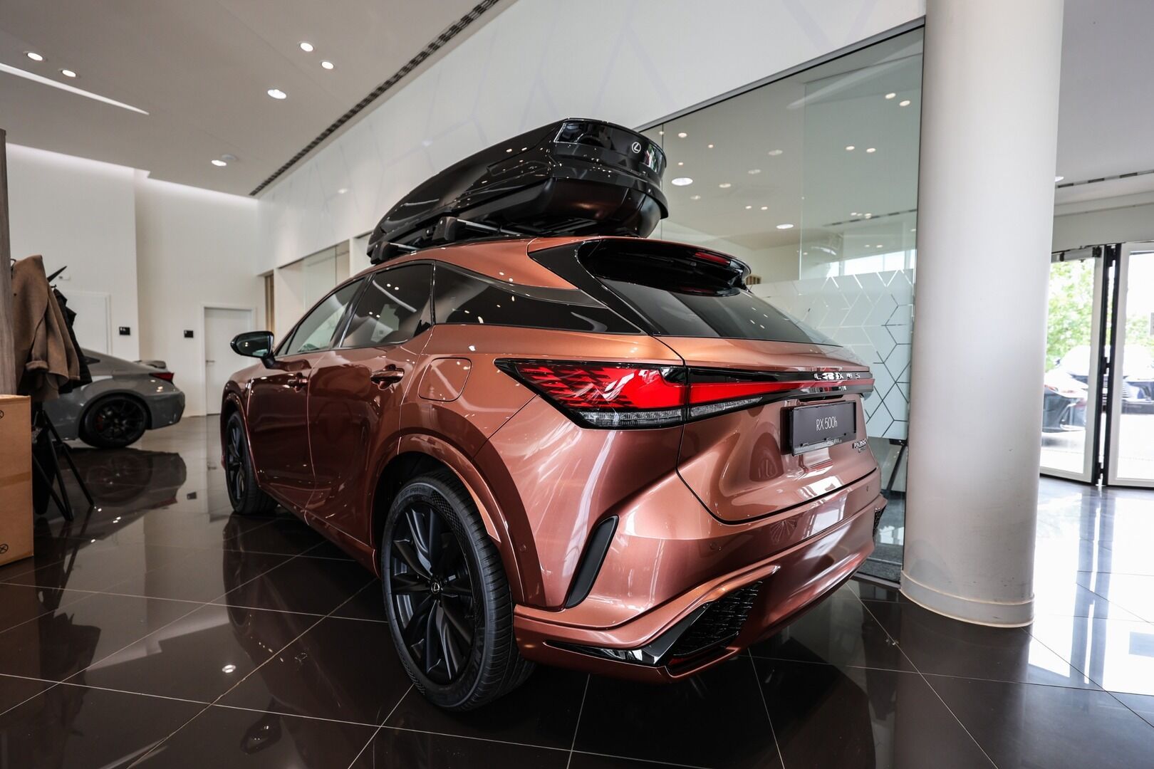 Lexus RX, 500h 2.4 HEV F SPORT Panoramic - fotka 3