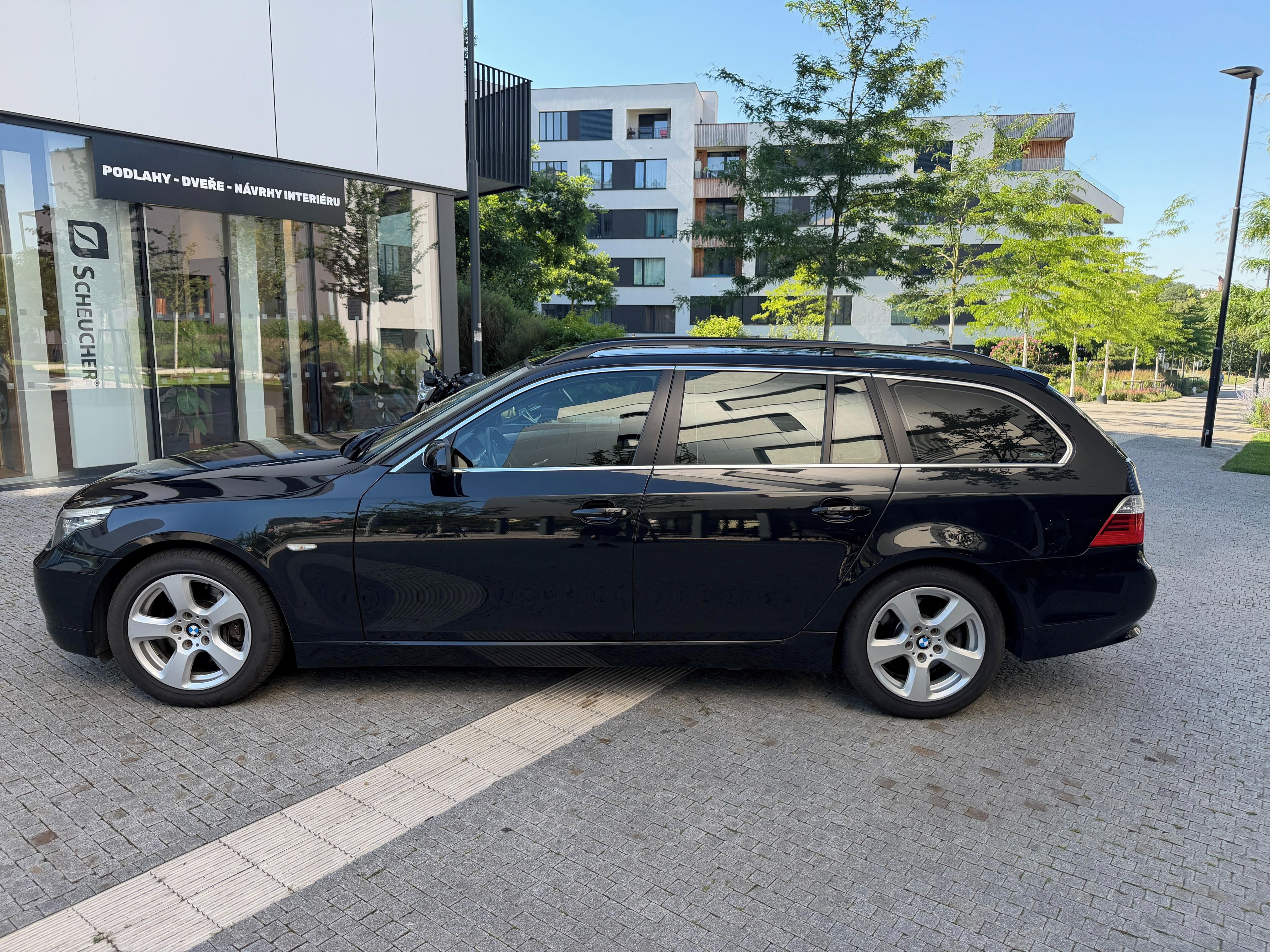 BMW Řada 5, 3,0 XI 200KW manuál ČR původ - fotka 4