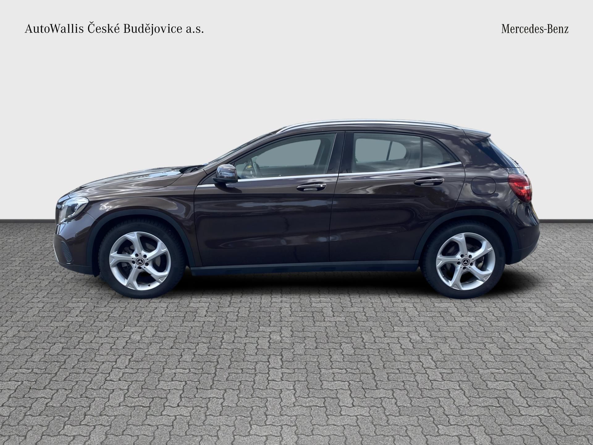 Mercedes-Benz GLA, 200d 4M URBAN - fotka 2
