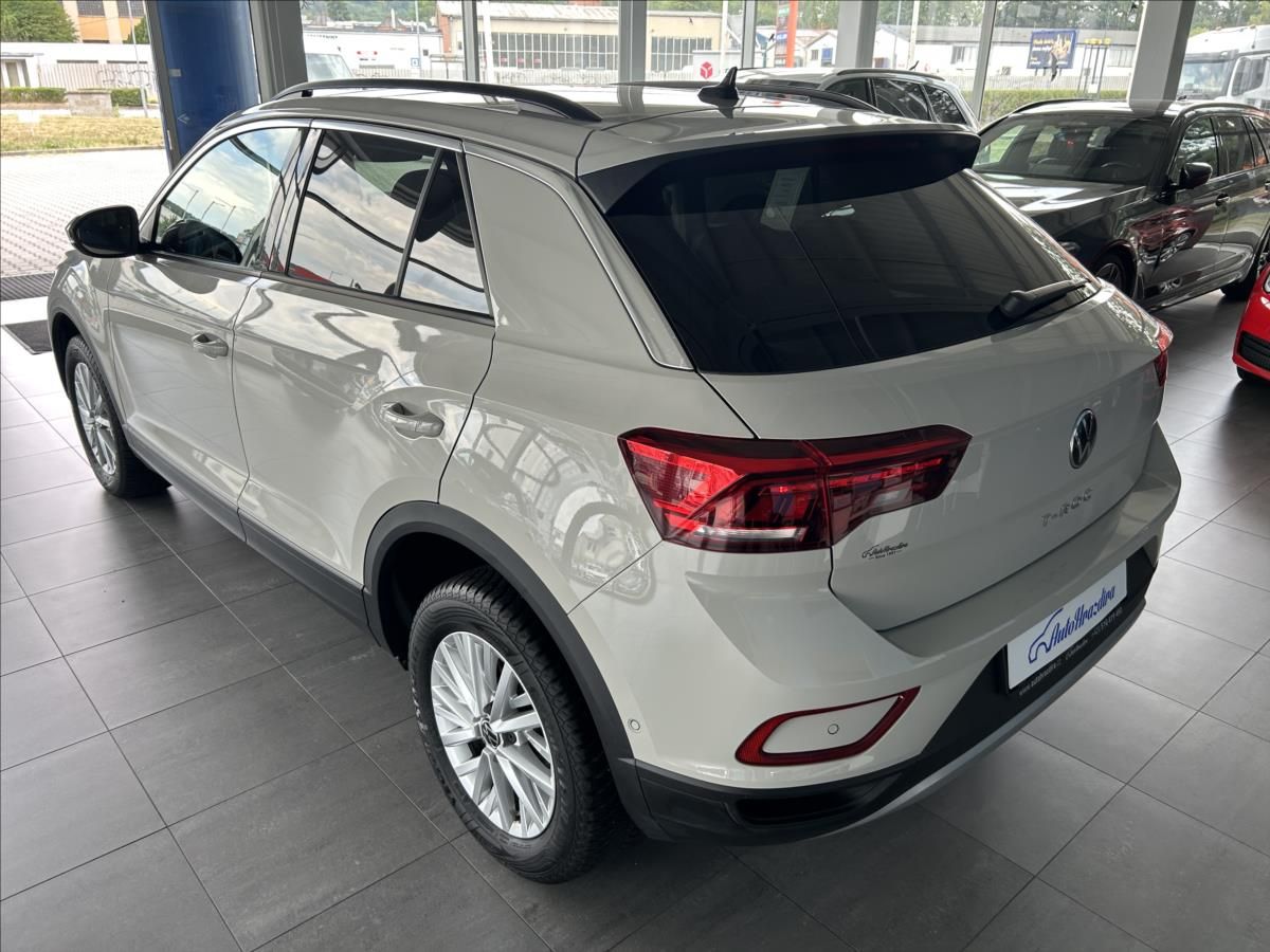 Volkswagen T-Roc, 1,0   TSI 85kW,LIFE,1.MAJITEL - fotka 4