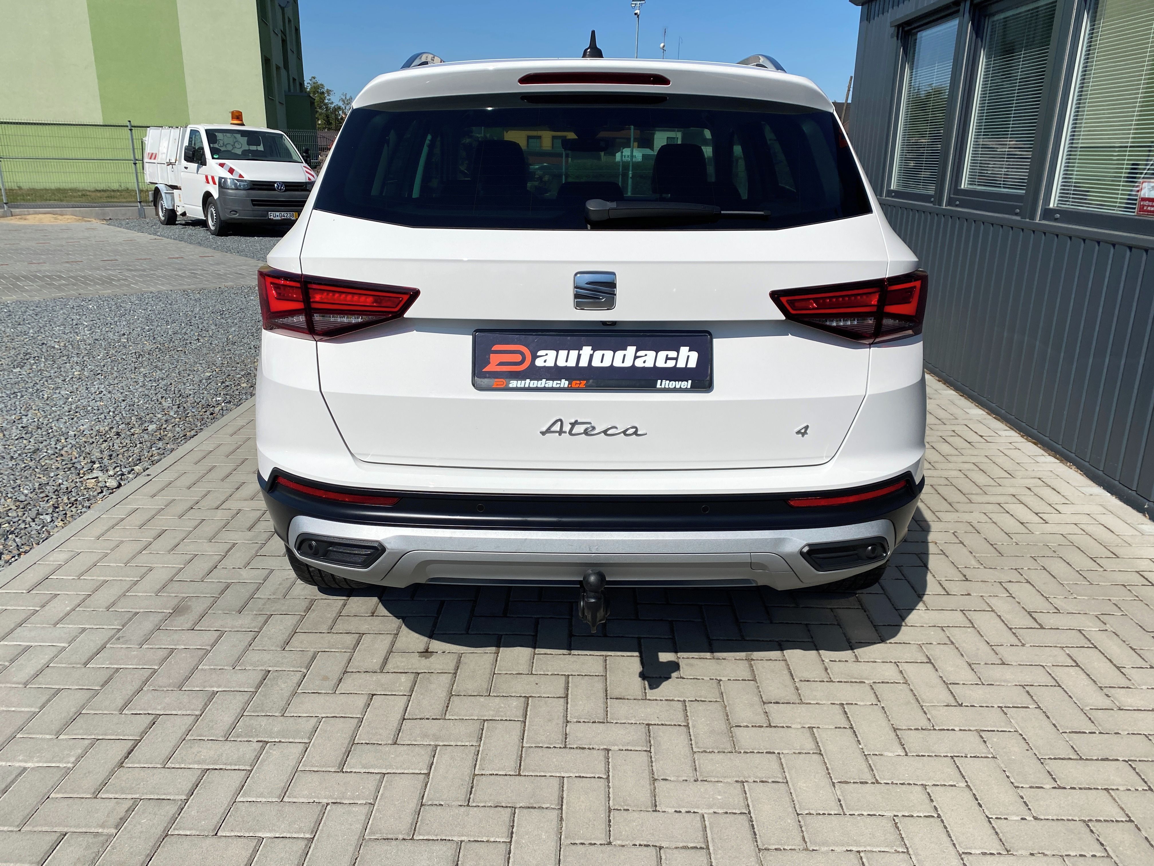 Seat Ateca, 2.0TSI 140KW- DSG - LED -1xMAJ - fotka 4