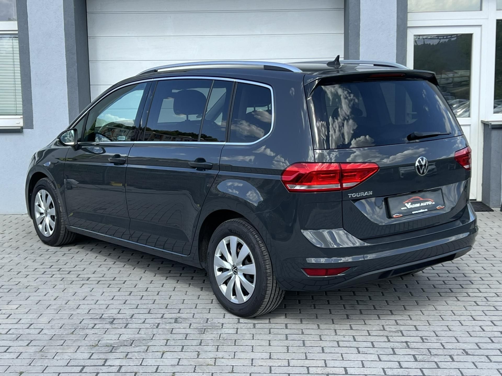Volkswagen Touran, 1.5TSI 110kW DSG 7.MÍST EVO - fotka 3