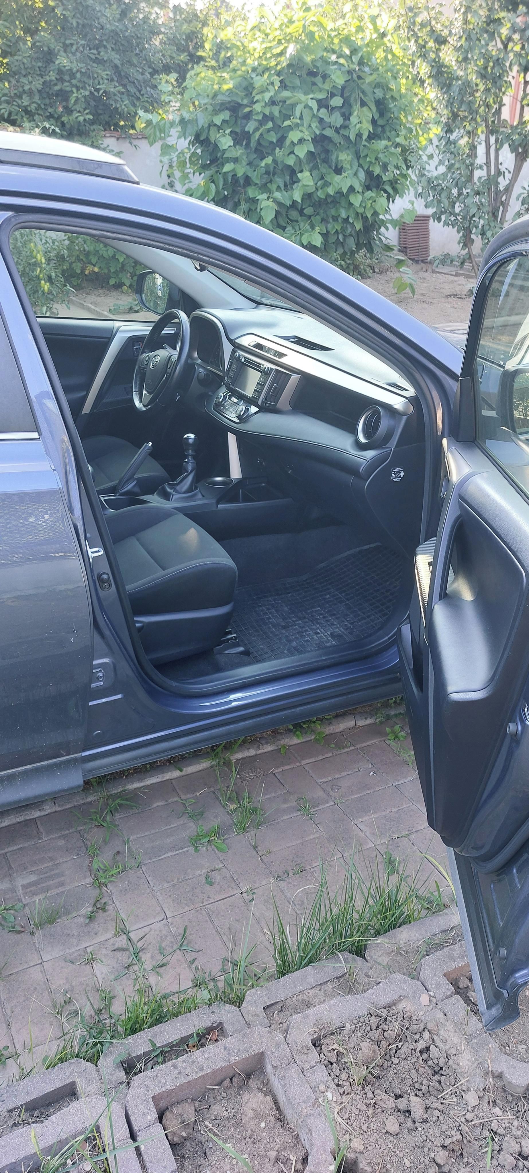 Toyota Rav4, Toyota RAV4 2.0 benzin - fotka 4