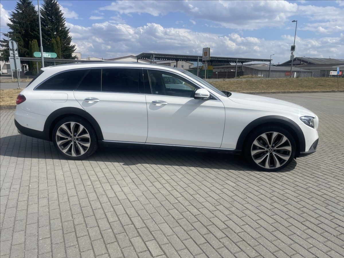 Mercedes-Benz Třídy E, 2,0 4Matic Auto All-Terrain od - fotka 5