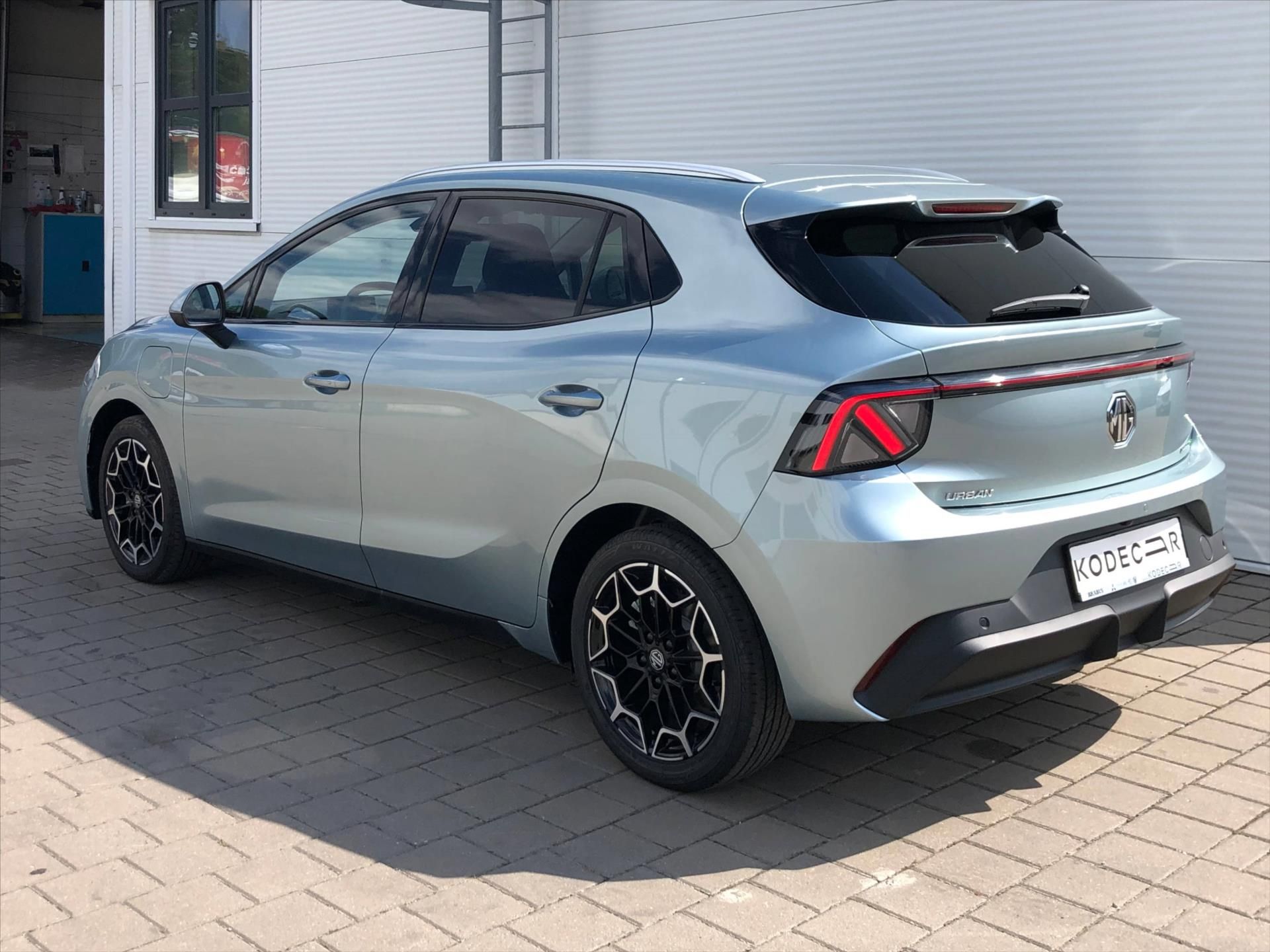 MG MG4, EV Premium 54kWh AT  URBAN - fotka 4