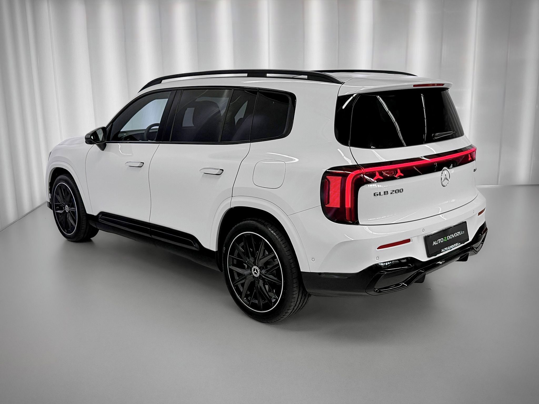 Mercedes-Benz GLB, 8G-eDCT 4MATIC AMG, PANORAMA, - fotka 4
