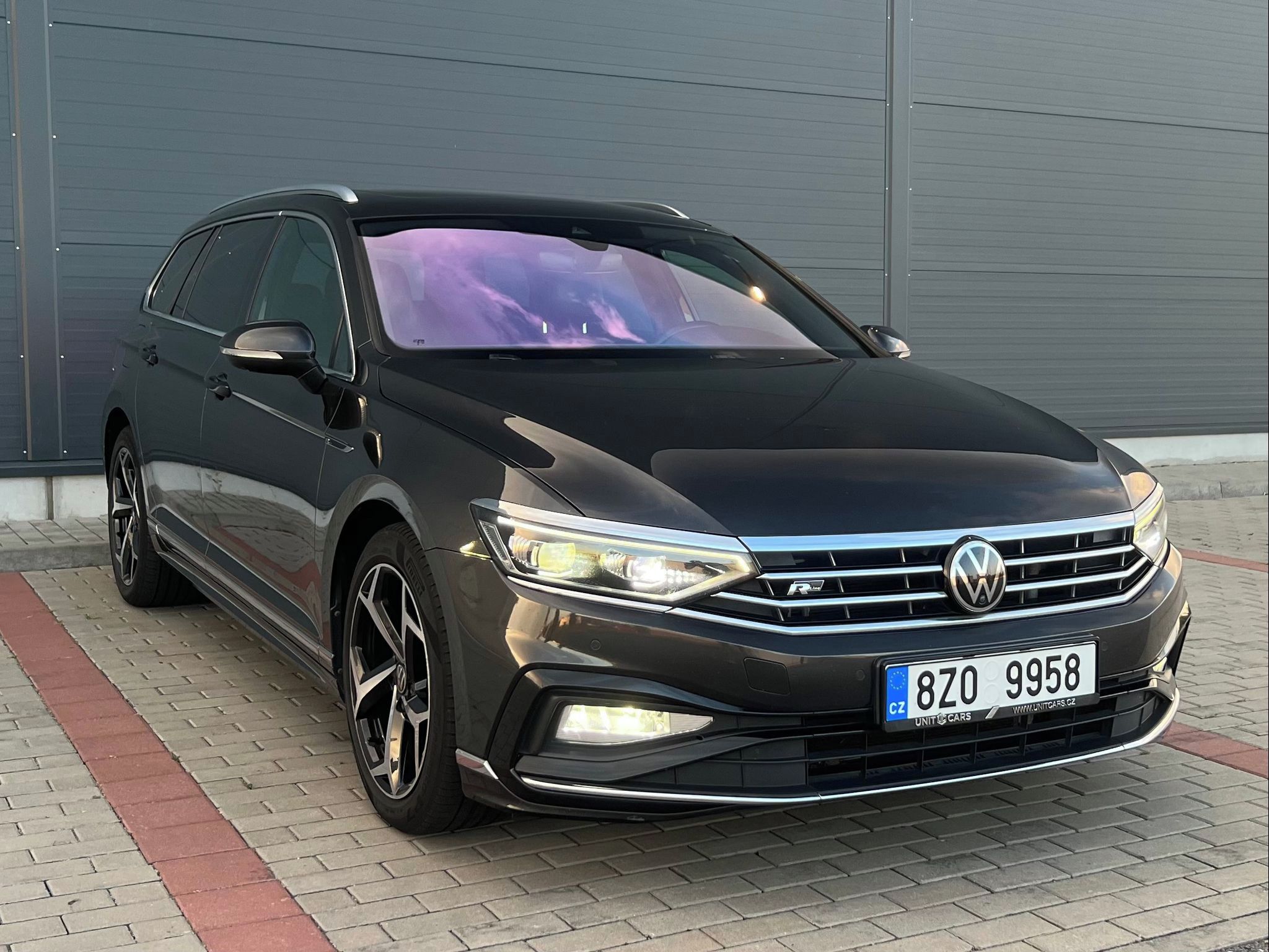 Volkswagen Passat, 2.0 TDI-DSG-R-LINE - fotka 3