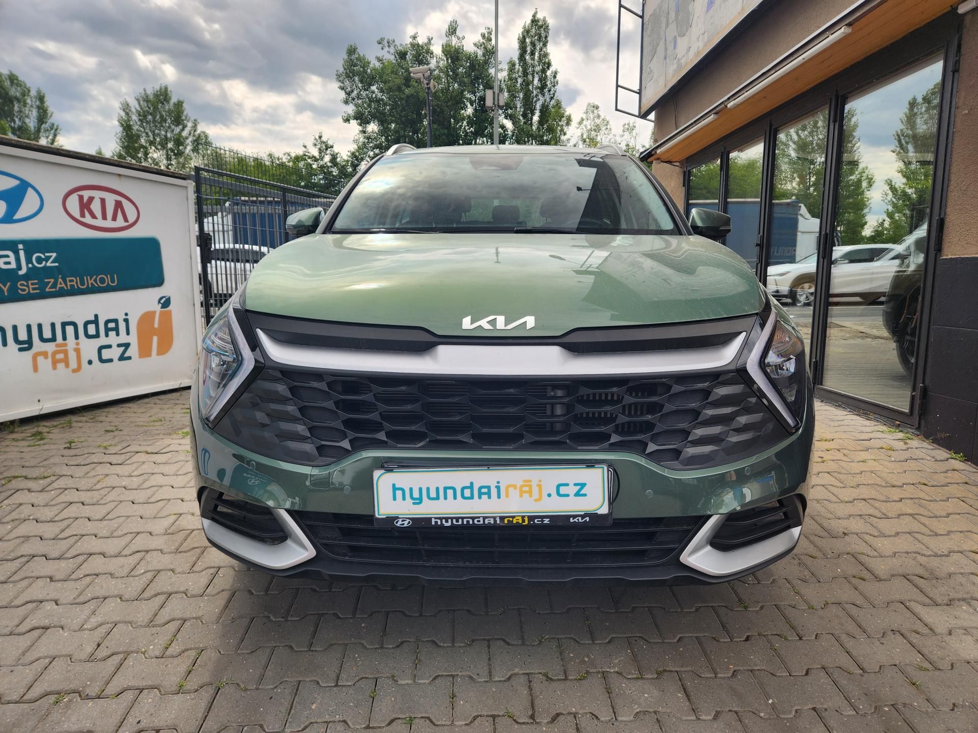 Kia Sportage, 1.6-PHEV-1.MAJITEL-V ZÁRUCE - fotka 2
