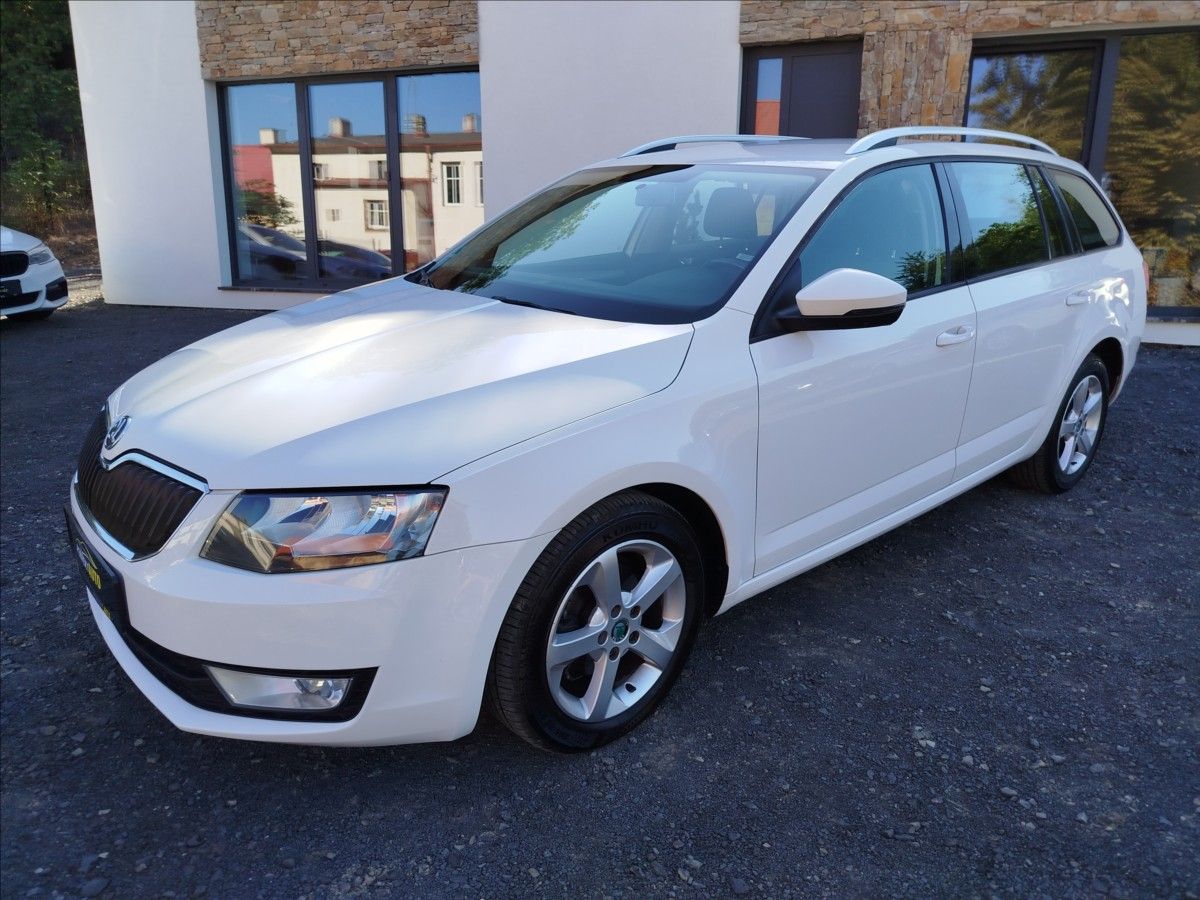 Škoda Octavia, 1,6 TDi 77kW, Klima, Tempomat - fotka 2