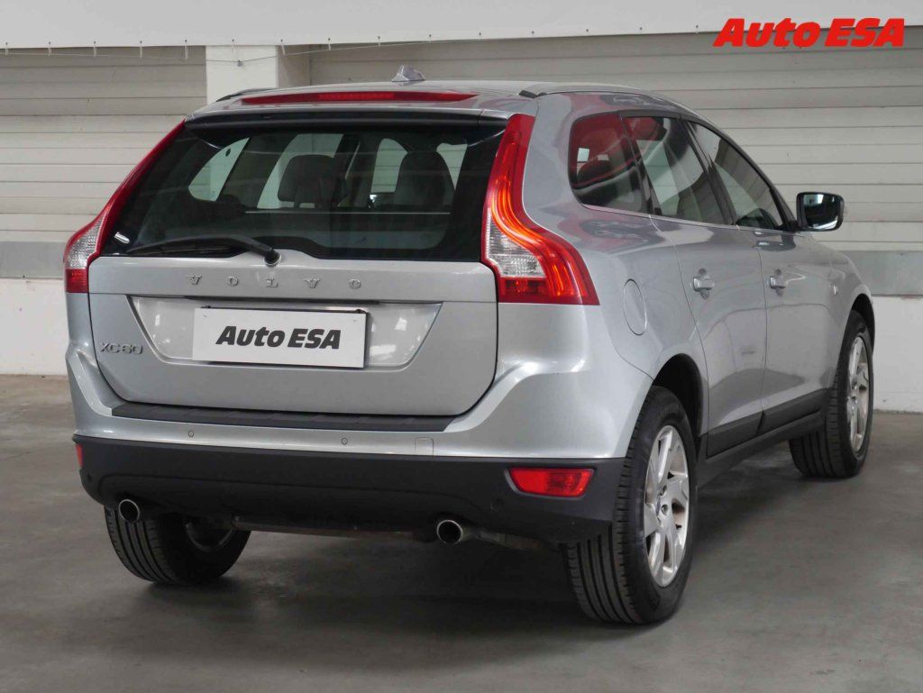 Volvo XC60, 2.4 D - fotka 6