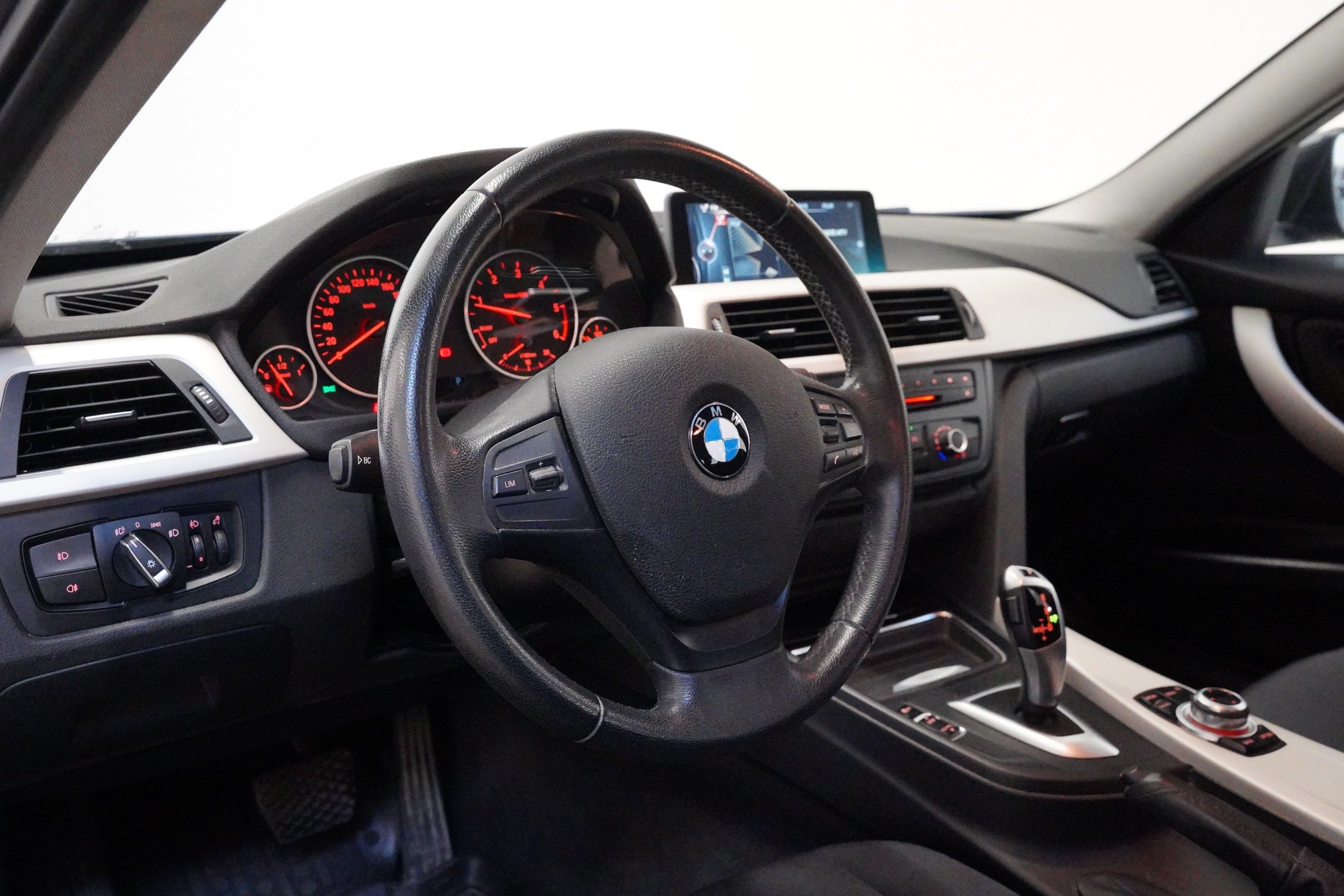 BMW Řada 3, 320d 135 kW - fotka 5