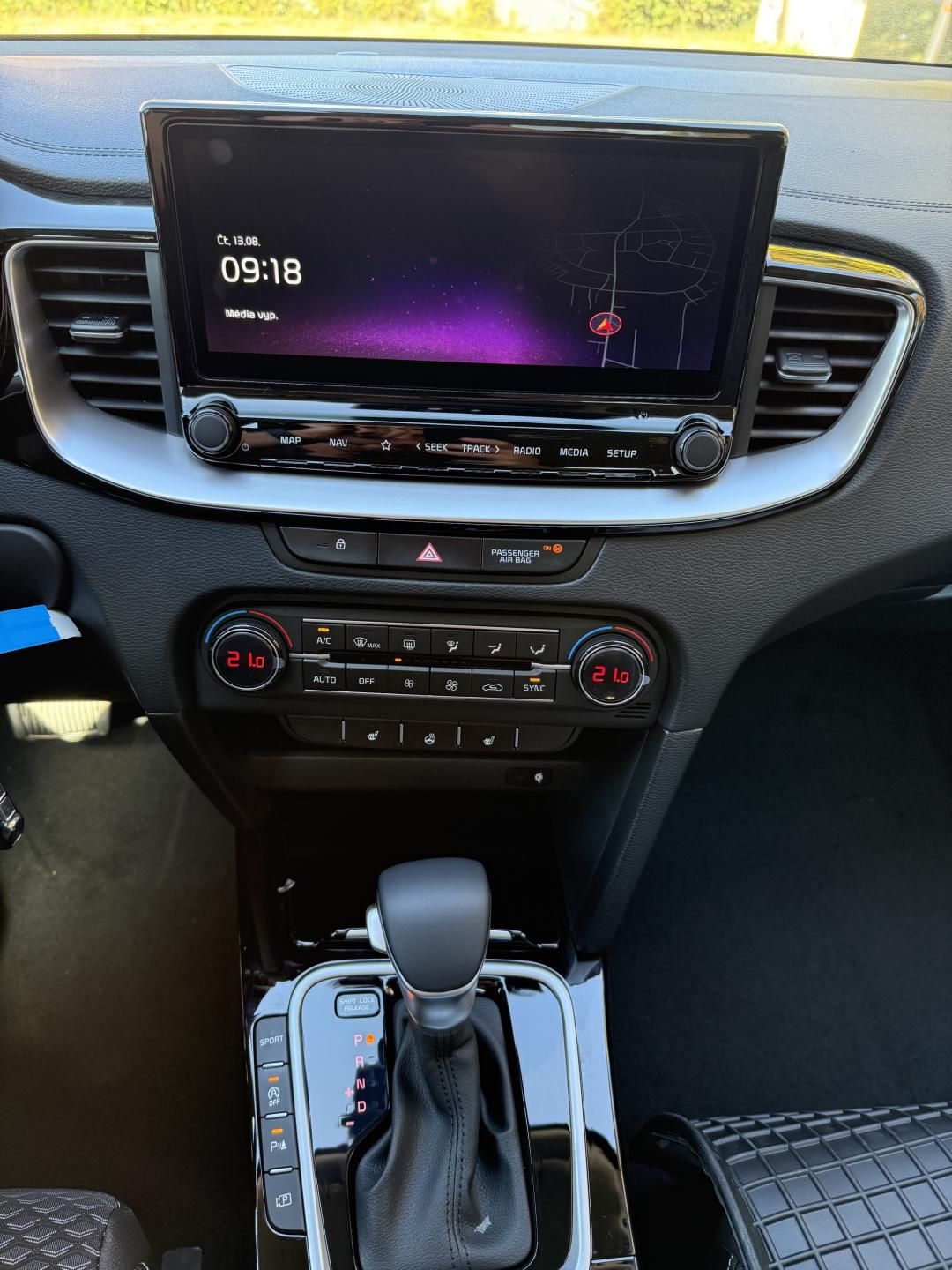Kia XCee´d, 1.6 T-GDi Exclusive 7DCT - fotka 5
