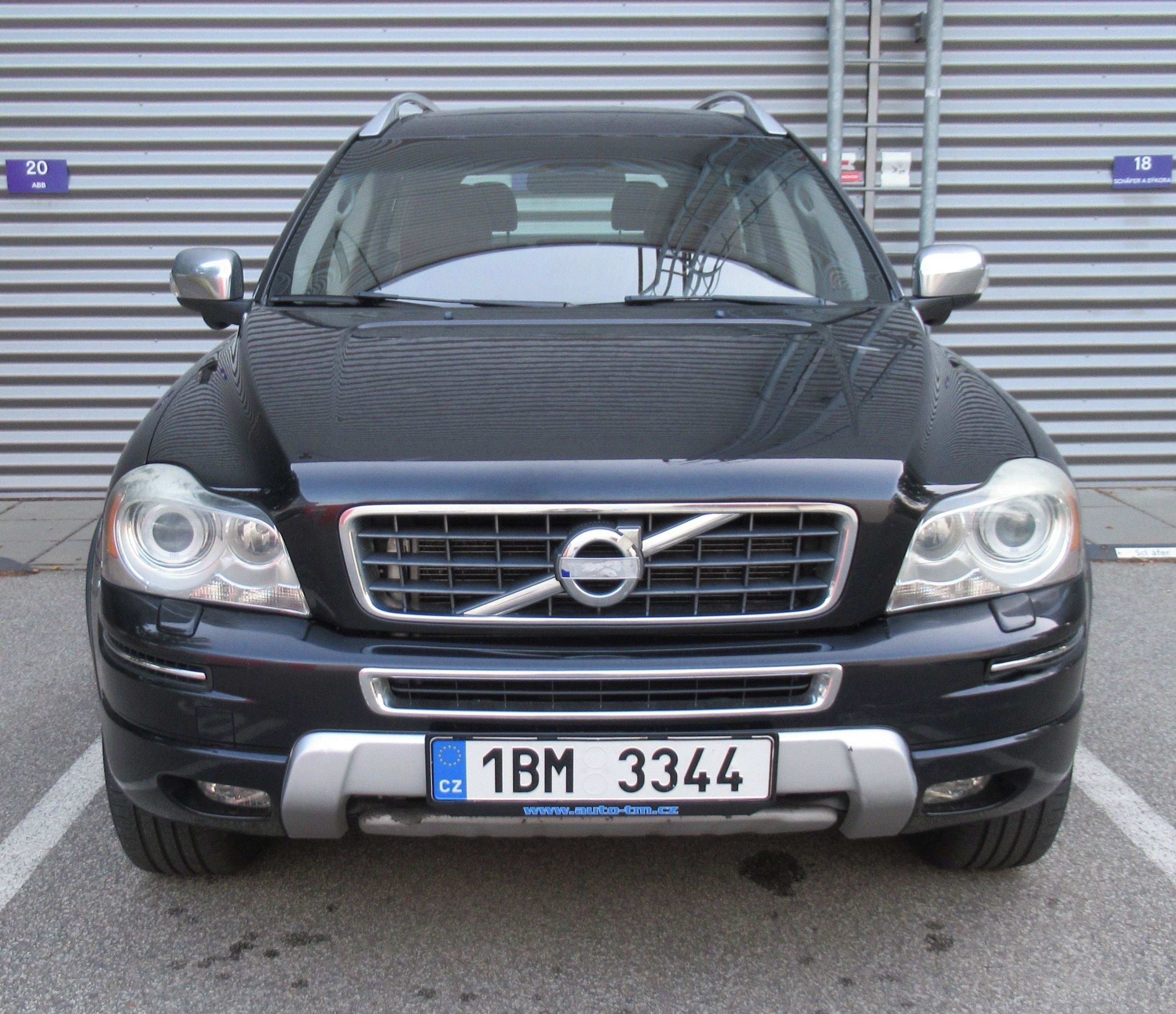 Volvo XC90, Executive 2,4 D5 AWD 147kW 7M - fotka 2