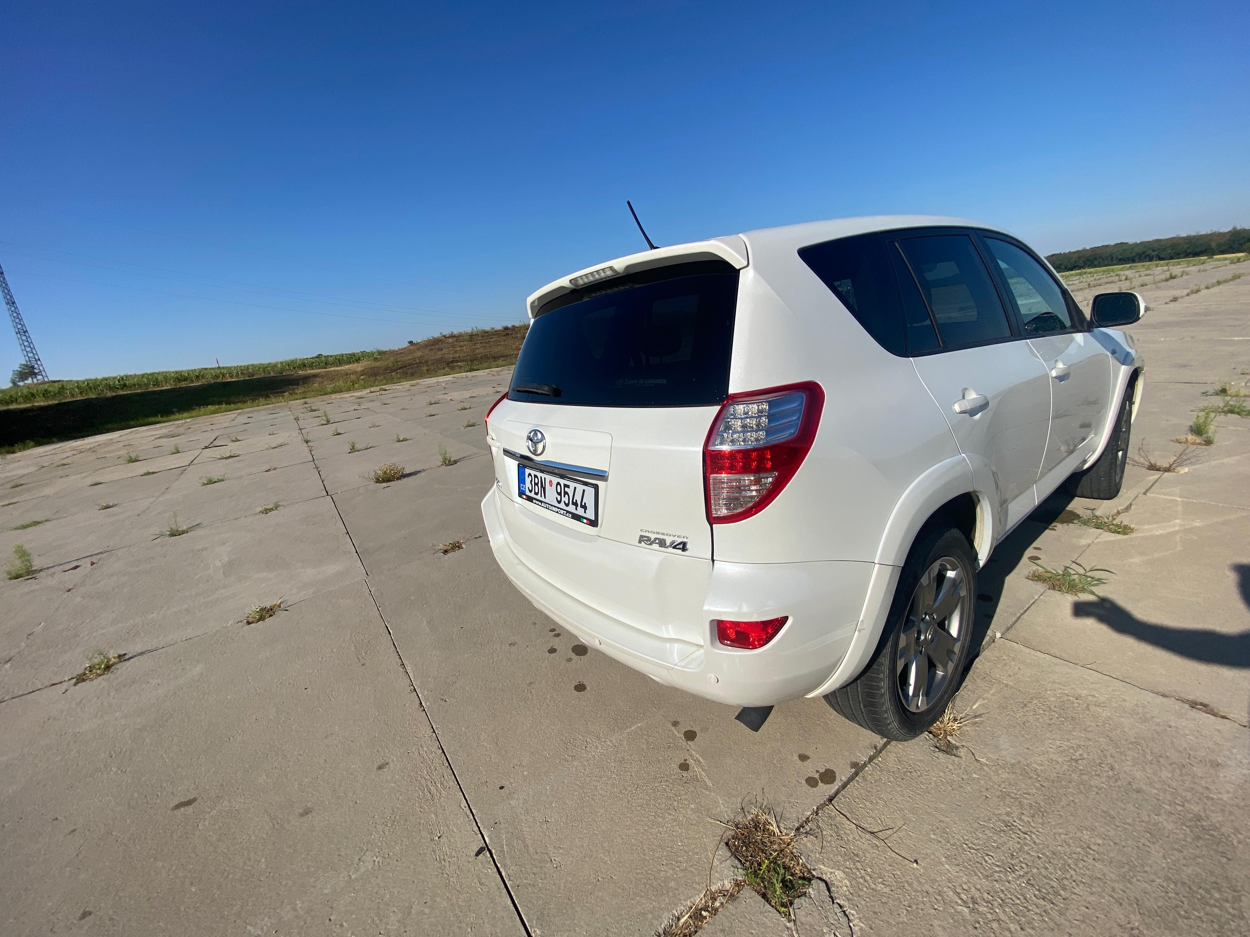 Toyota Rav4, 2,2 D -cat - fotka 3