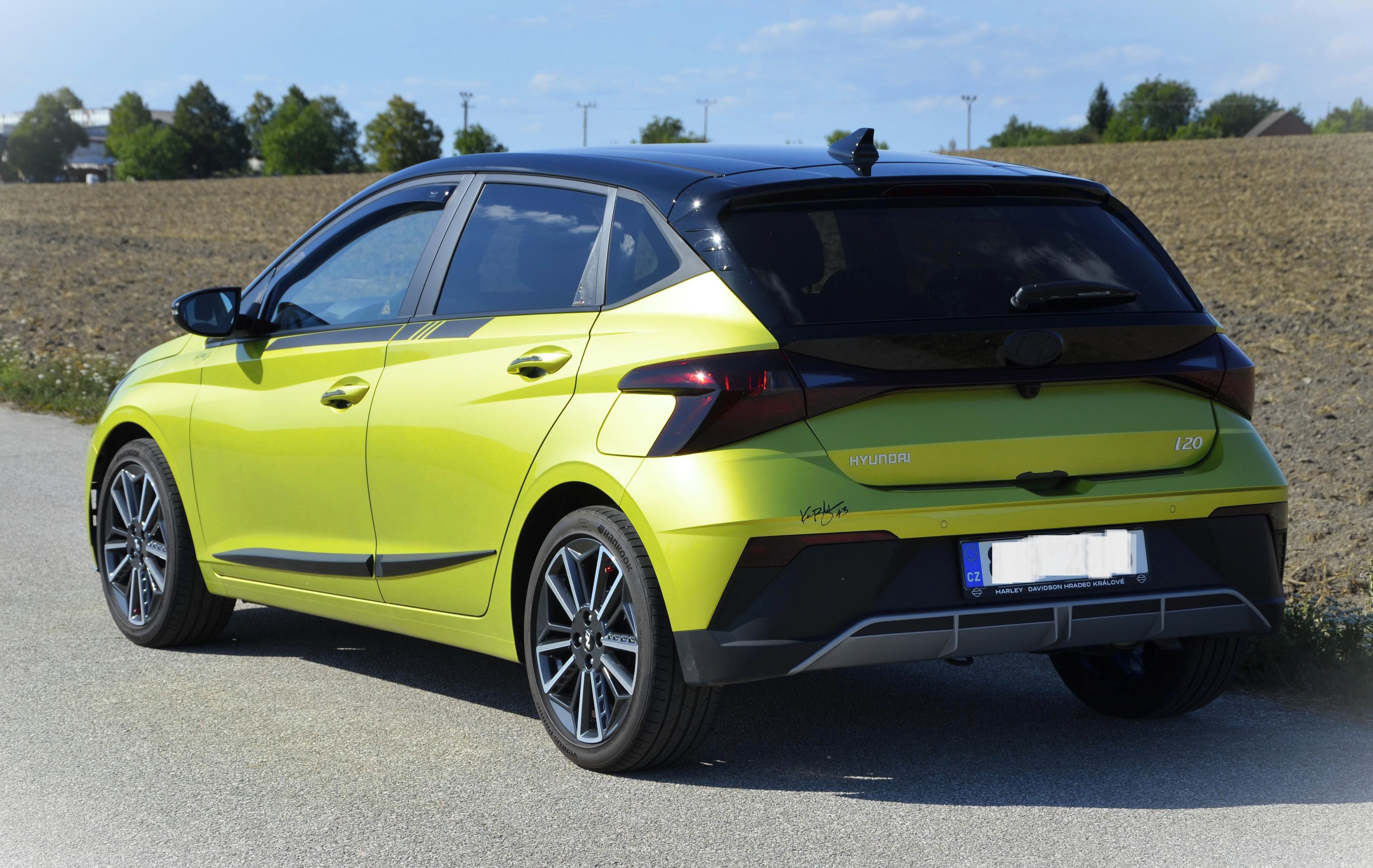 Hyundai i20, 1.2i Lucid Lime Black 9.000 km - fotka 3