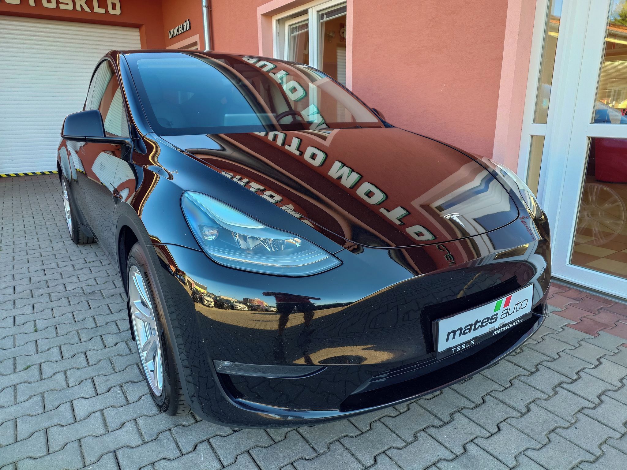 Tesla Model Y, Long Range 378 kW SOH 92,5 % - fotka 5