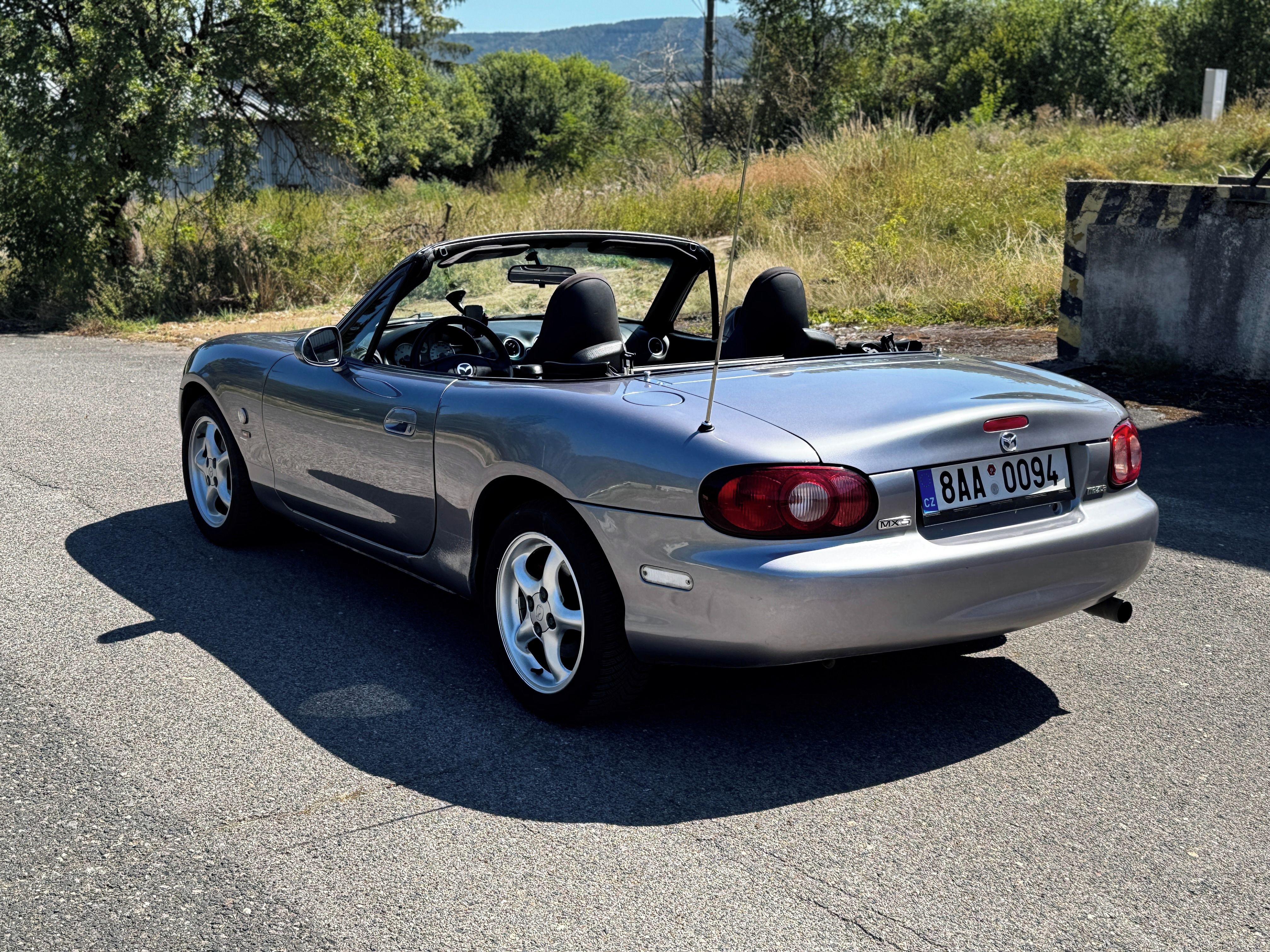 Mazda MX-5 - fotka 3