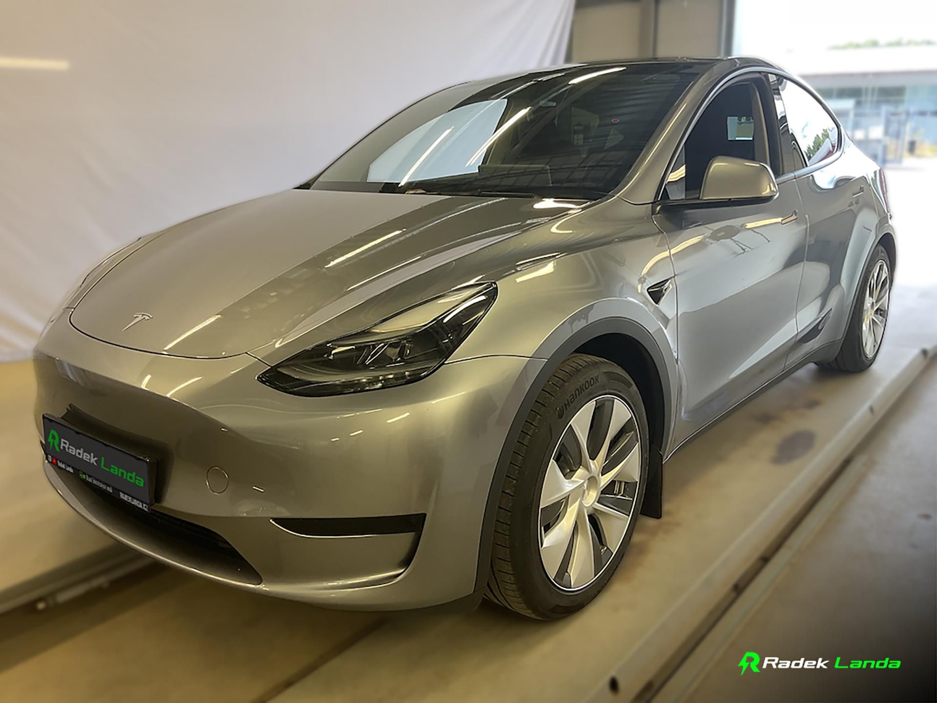 Tesla Model Y, LFP Berlín, tažné, Quicksilver - fotka 3