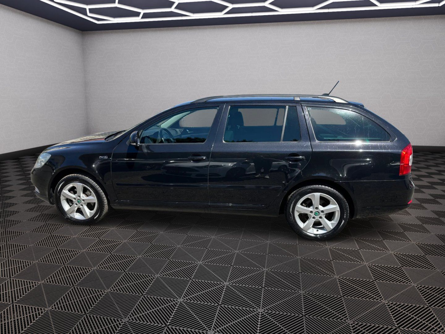 Škoda Octavia, 2,0TDI 103kw  Family - fotka 4
