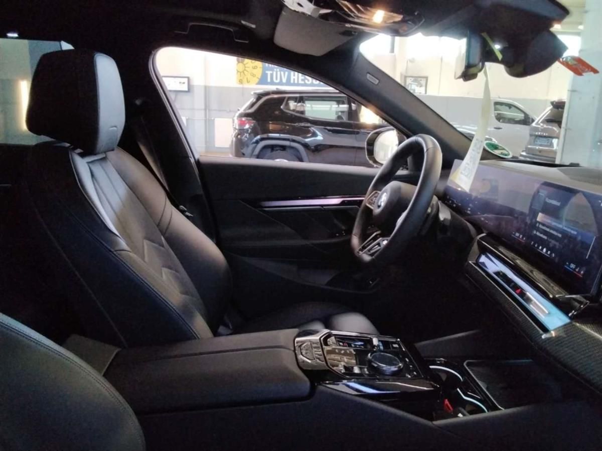 BMW Řada 5, 540d xDrive - fotka 6